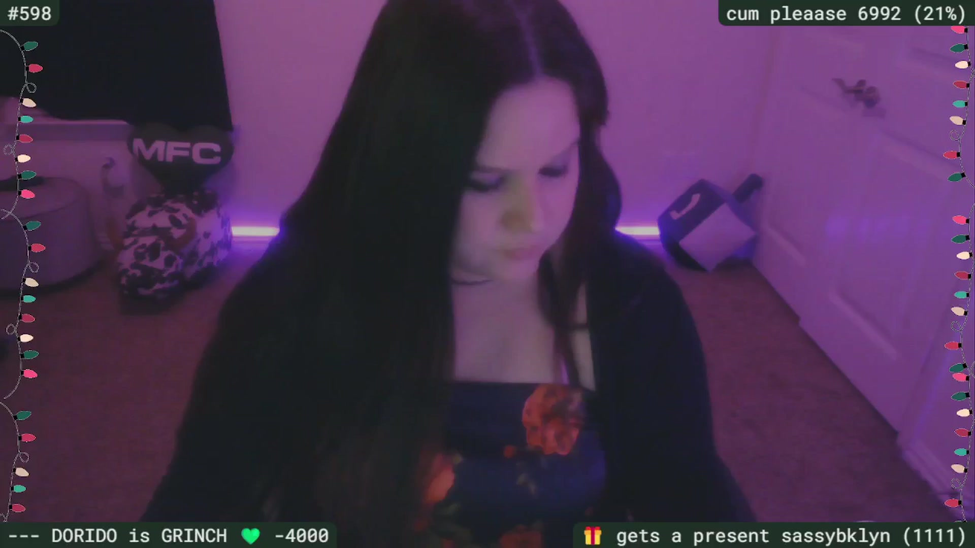 Gallery image thumbnail from HanukkahHoe's myfreecams stream on, 12/14/2025, 05:05 image 4 of 20