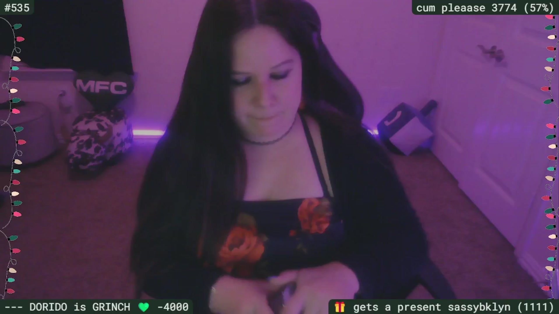 Gallery image thumbnail from HanukkahHoe's myfreecams stream on, 12/14/2025, 05:05 image 12 of 20