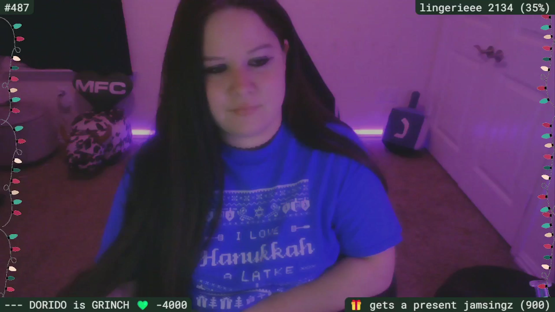Gallery image thumbnail from HanukkahHoe's myfreecams stream on, 12/16/2025, 04:44 image 4 of 20