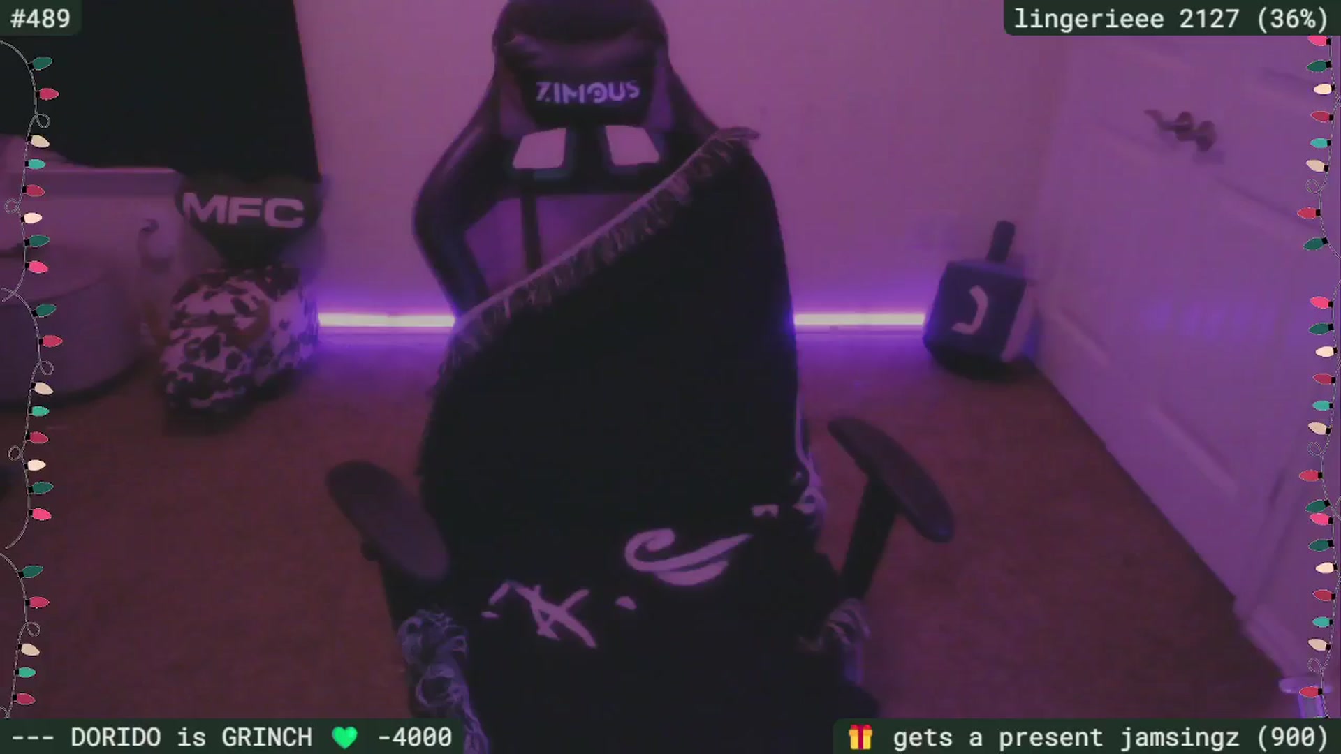 Gallery image thumbnail from HanukkahHoe's myfreecams stream on, 12/16/2025, 04:44 image 12 of 20