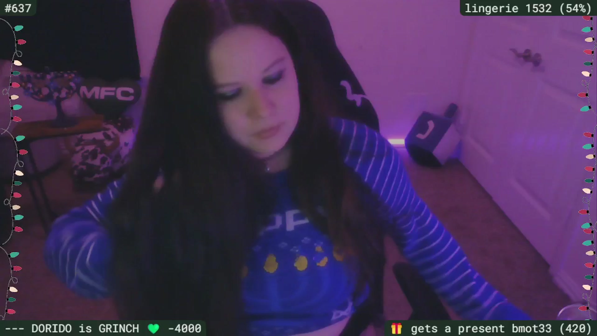 Gallery image thumbnail from HanukkahHoe's myfreecams stream on, 12/22/2025, 03:13 image 5 of 20