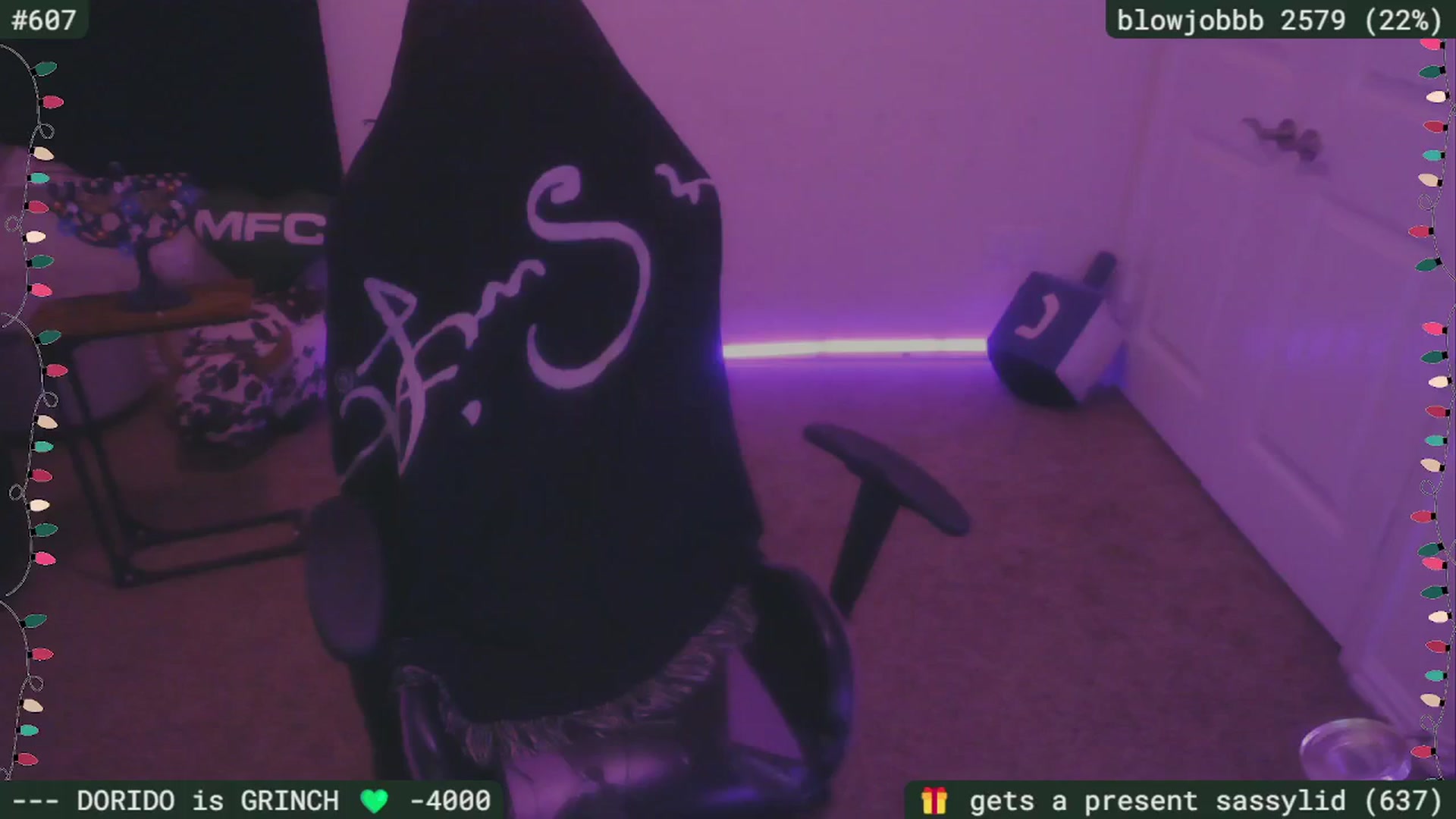 Gallery image thumbnail from HanukkahHoe's myfreecams stream on, 12/22/2025, 03:13 image 13 of 20