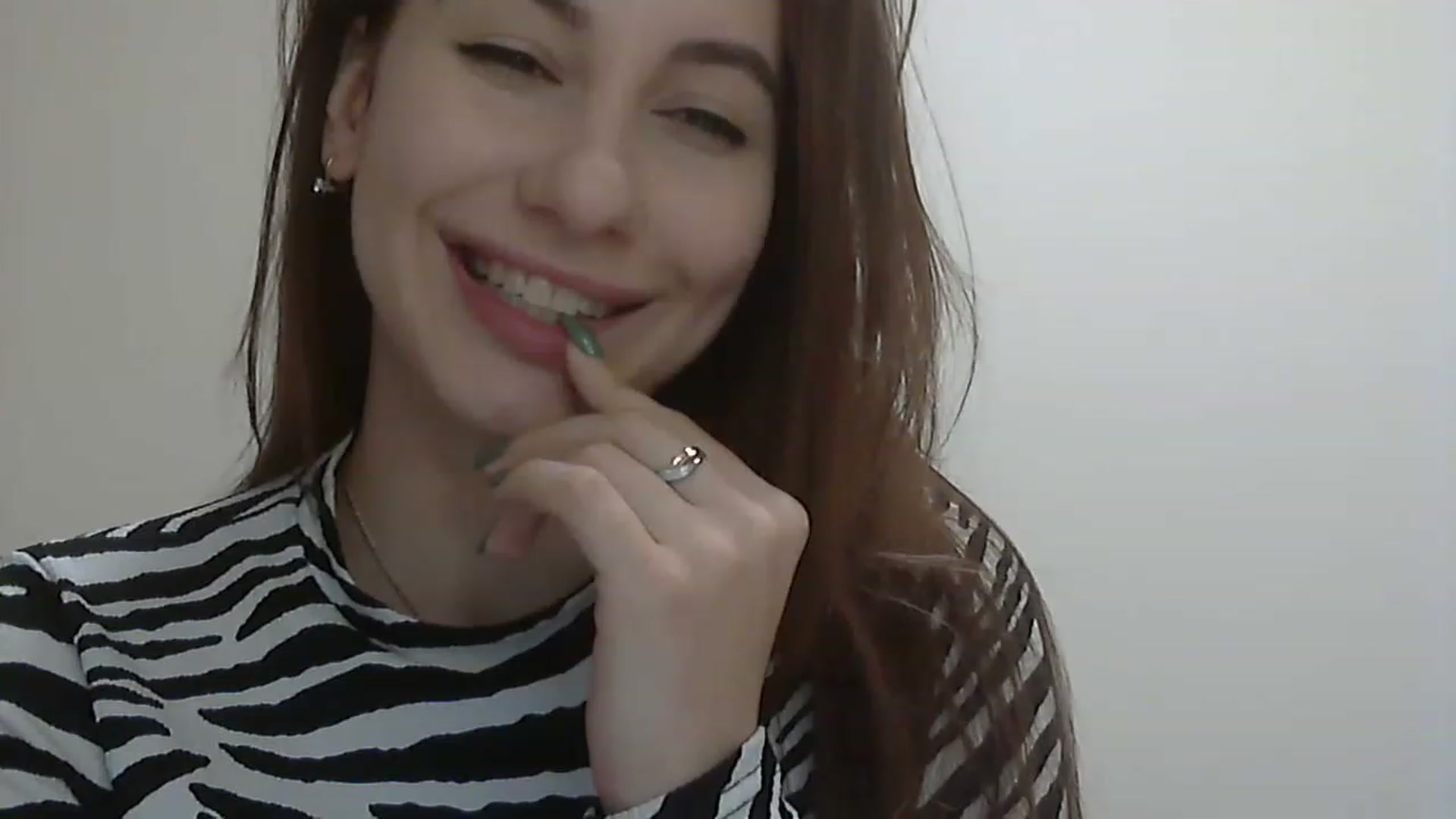 Gallery image thumbnail from HappinessInMe's myfreecams stream on, 12/01/2022, 14:13 image 6 of 20
