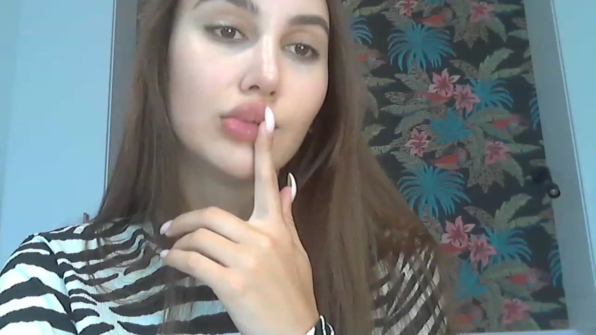 Gallery image thumbnail from HappinessInMe's myfreecams stream on, 08/08/2023, 14:30 image 4 of 20