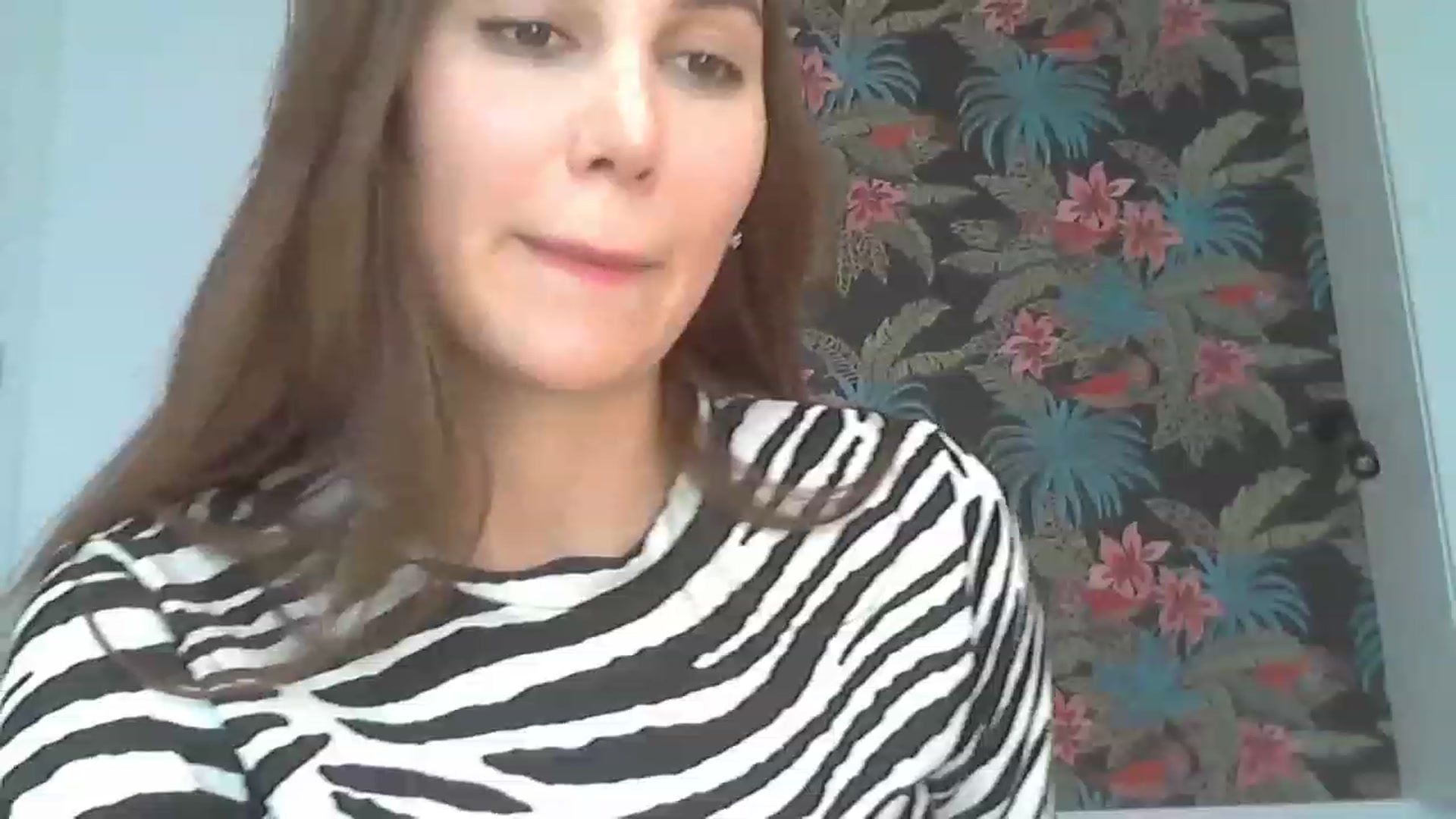 Gallery image thumbnail from HappinessInMe's myfreecams stream on, 08/08/2023, 14:30 image 19 of 20