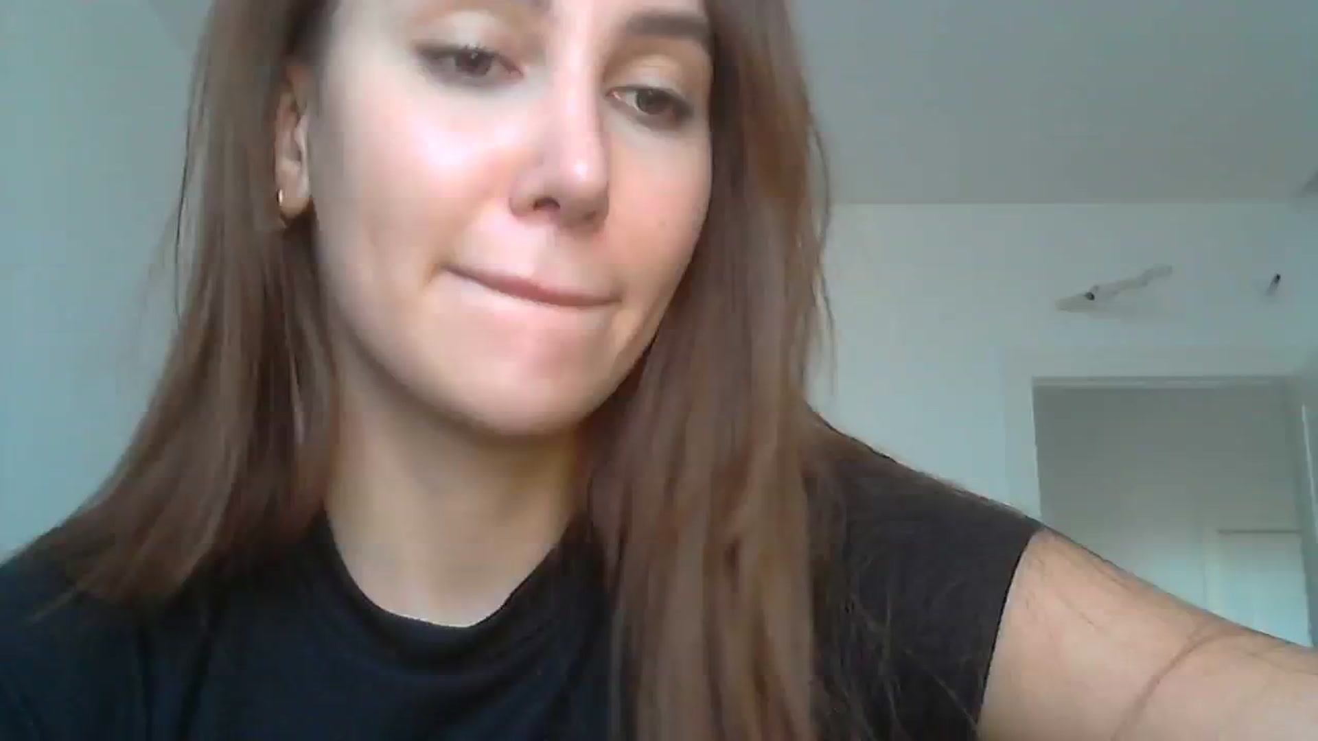 Gallery image thumbnail from HappinessInMe's myfreecams stream on, 10/11/2023, 14:20 image 15 of 20
