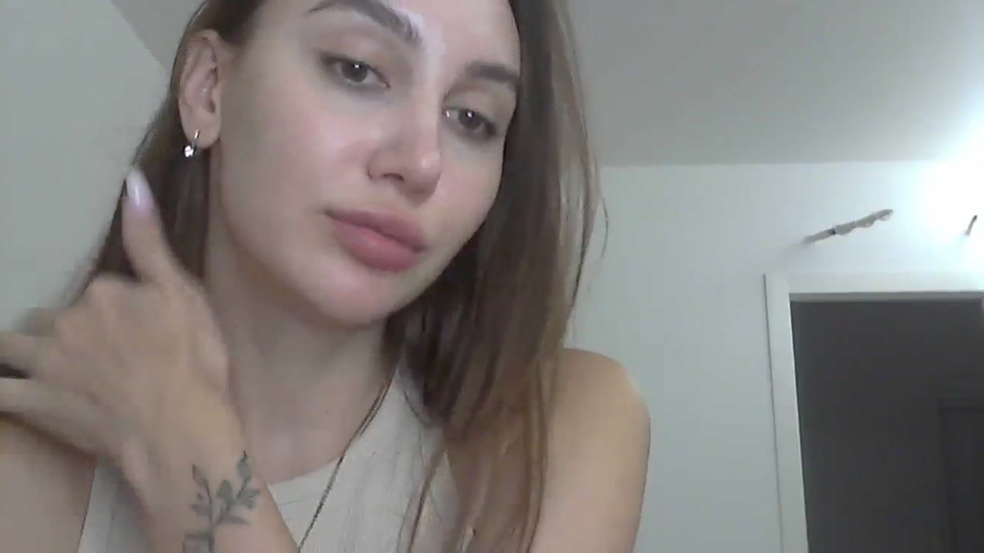 Gallery image thumbnail from HappinessInMe's myfreecams stream on, 10/21/2023, 17:59 image 8 of 20