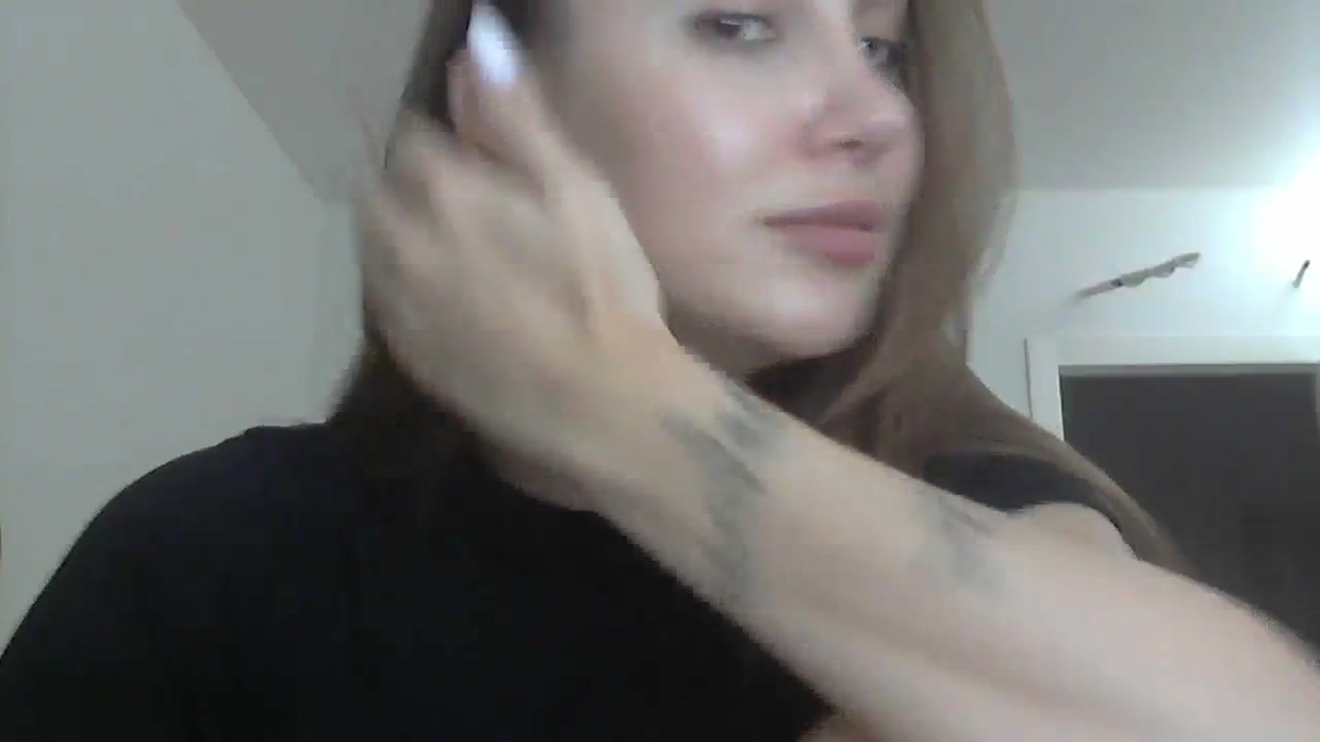 Gallery image thumbnail from HappinessInMe's myfreecams stream on, 11/07/2023, 15:15 image 15 of 20