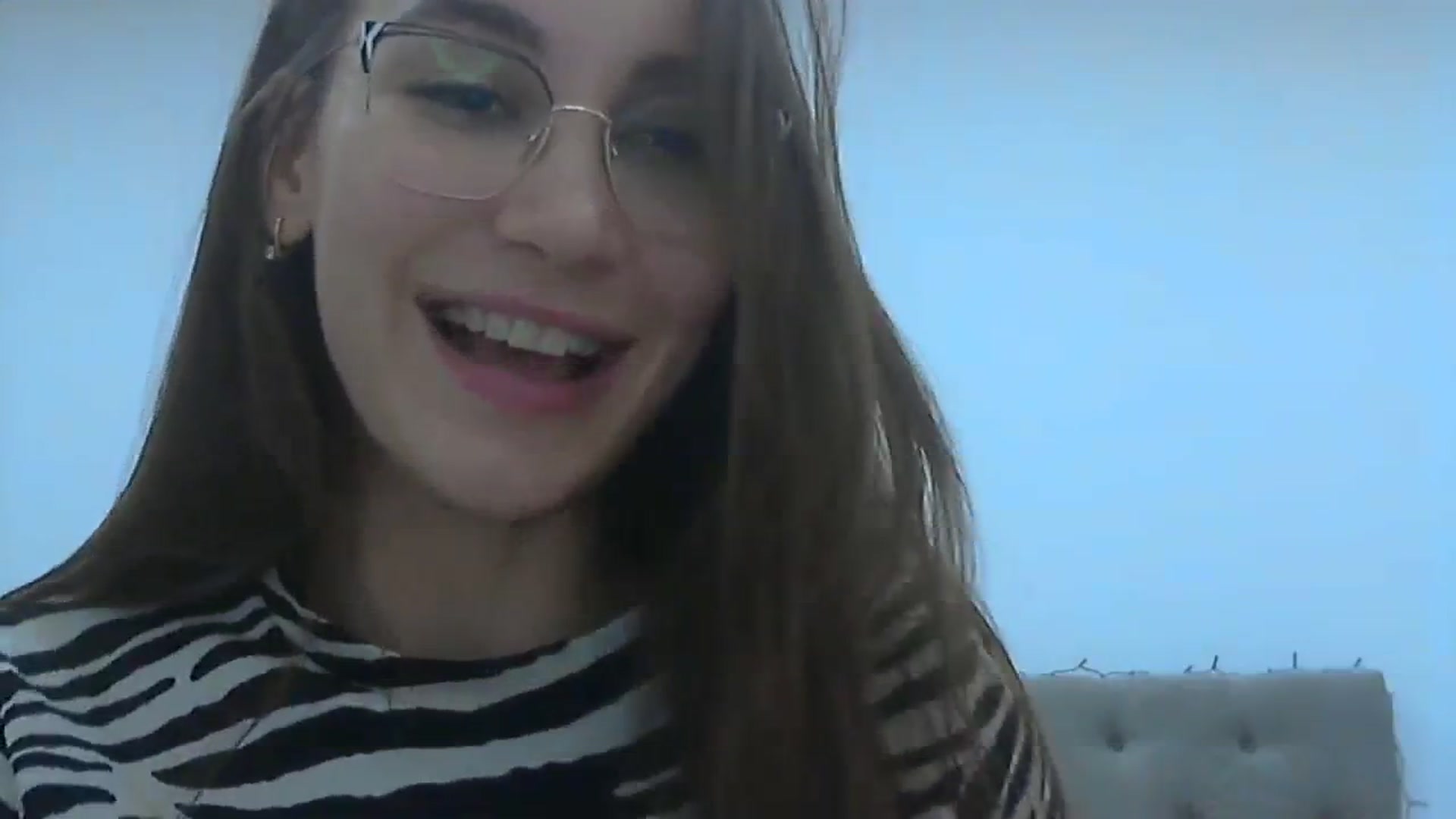 Gallery image thumbnail from HappinessInMe's myfreecams stream on, 12/04/2023, 14:49 image 19 of 20