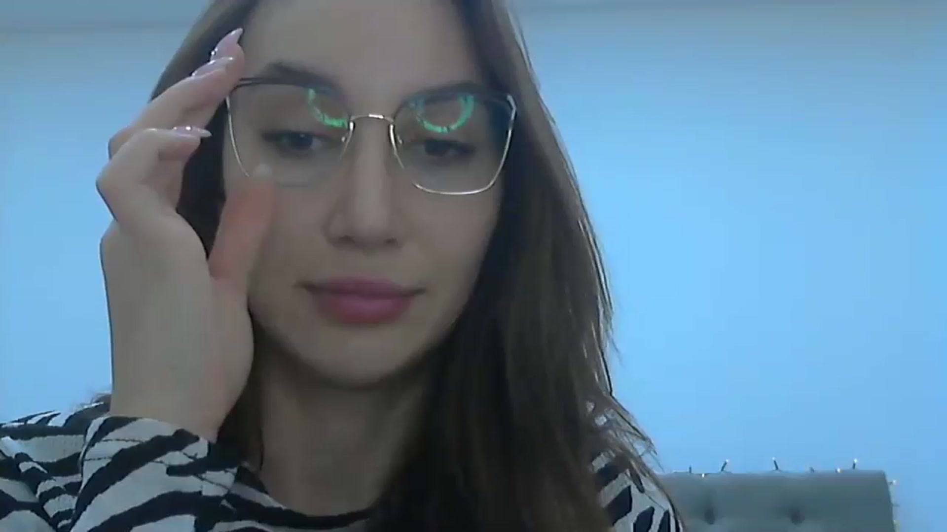 Gallery image thumbnail from HappinessInMe's myfreecams stream on, 12/18/2023, 15:58 image 8 of 20