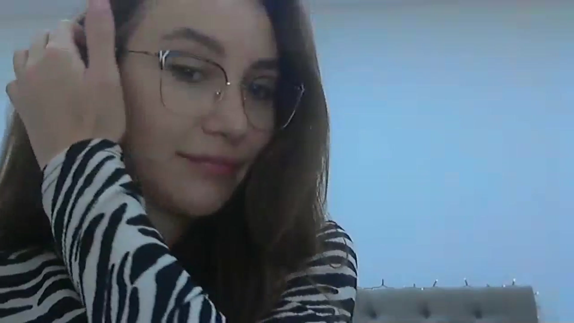 Gallery image thumbnail from HappinessInMe's myfreecams stream on, 12/18/2023, 15:58 image 6 of 20