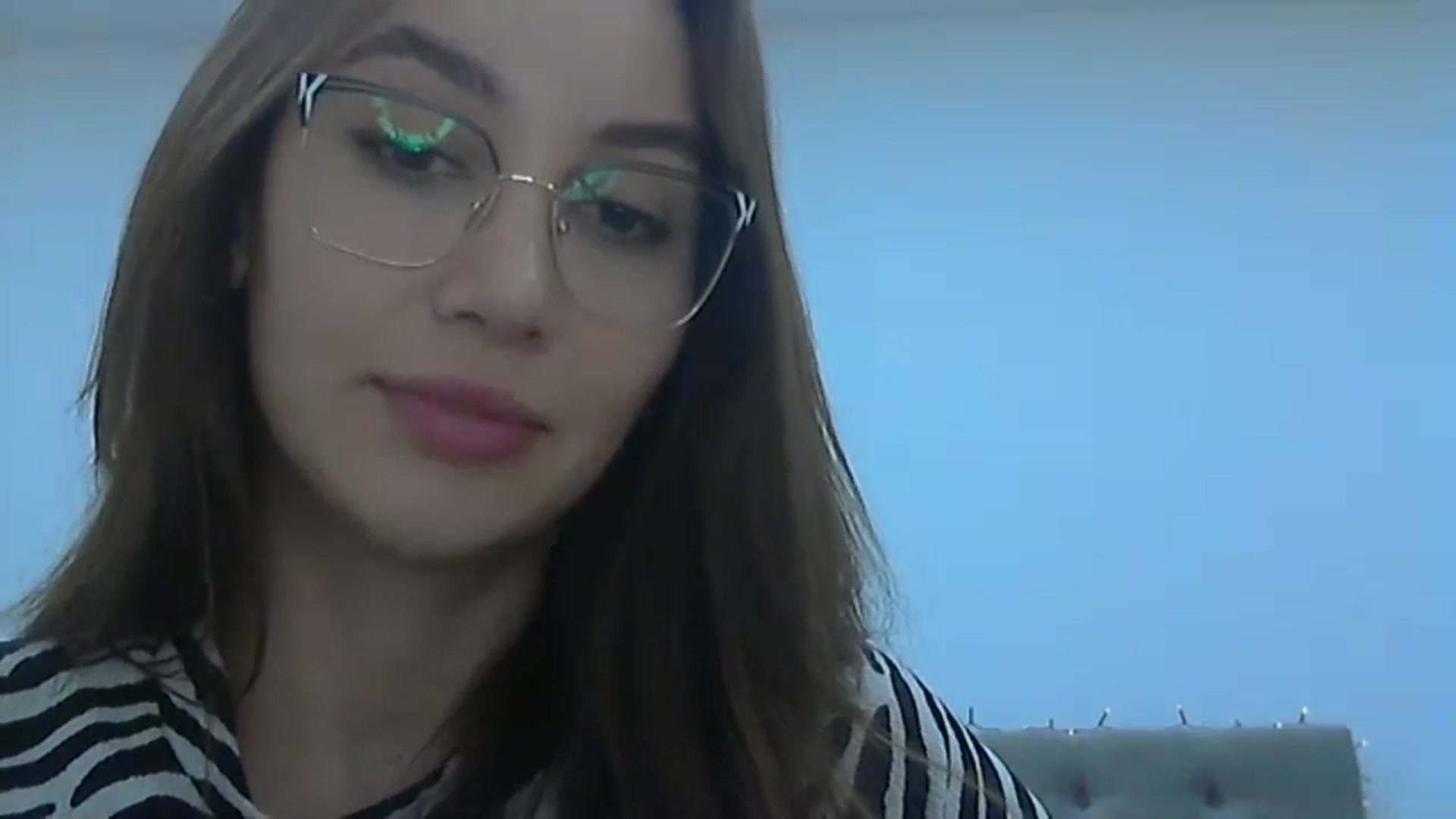 Gallery image thumbnail from HappinessInMe's myfreecams stream on, 12/18/2023, 15:58 image 5 of 20