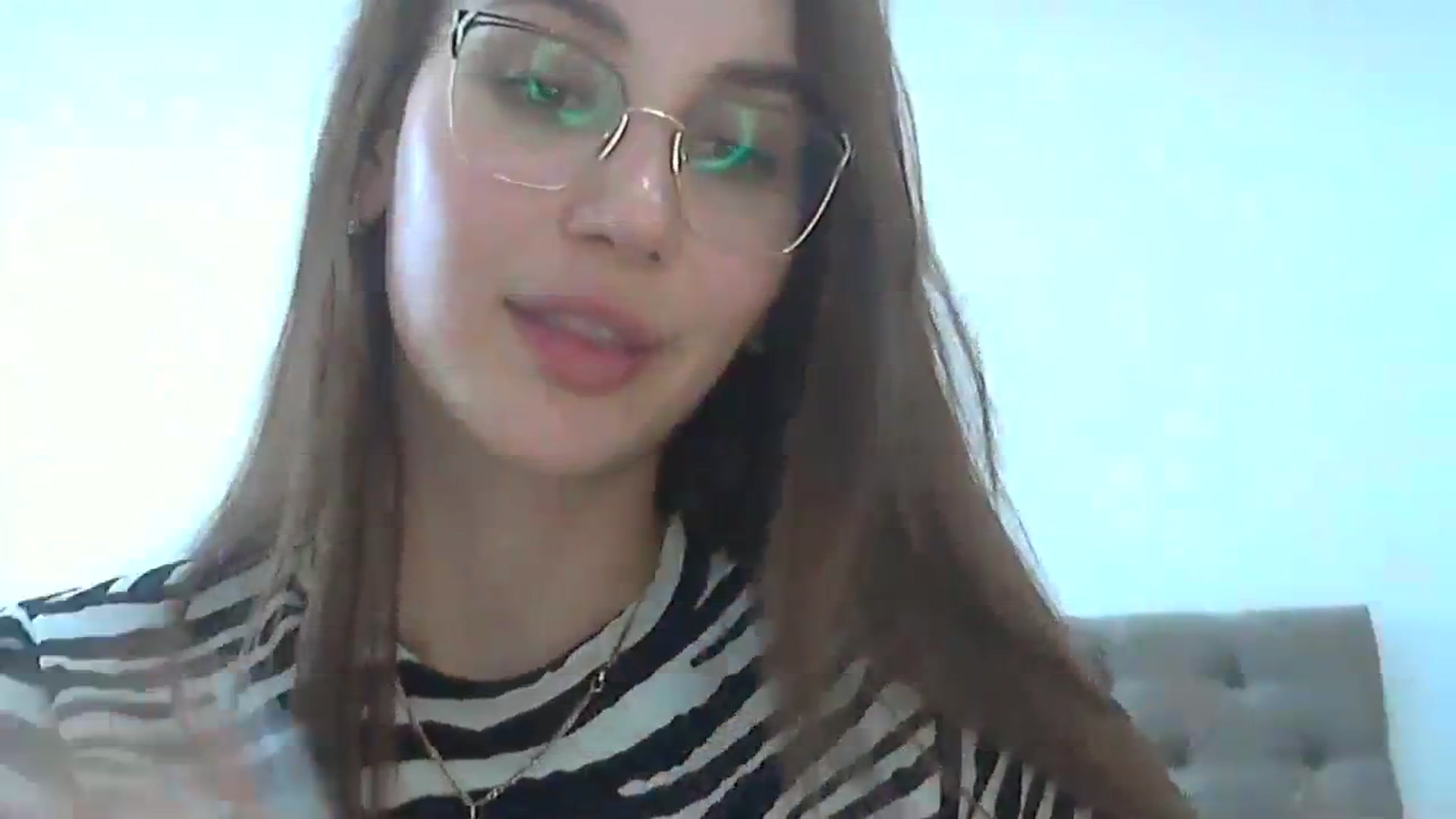 Gallery image thumbnail from HappinessInMe's myfreecams stream on, 04/08/2024, 14:53 image 10 of 20