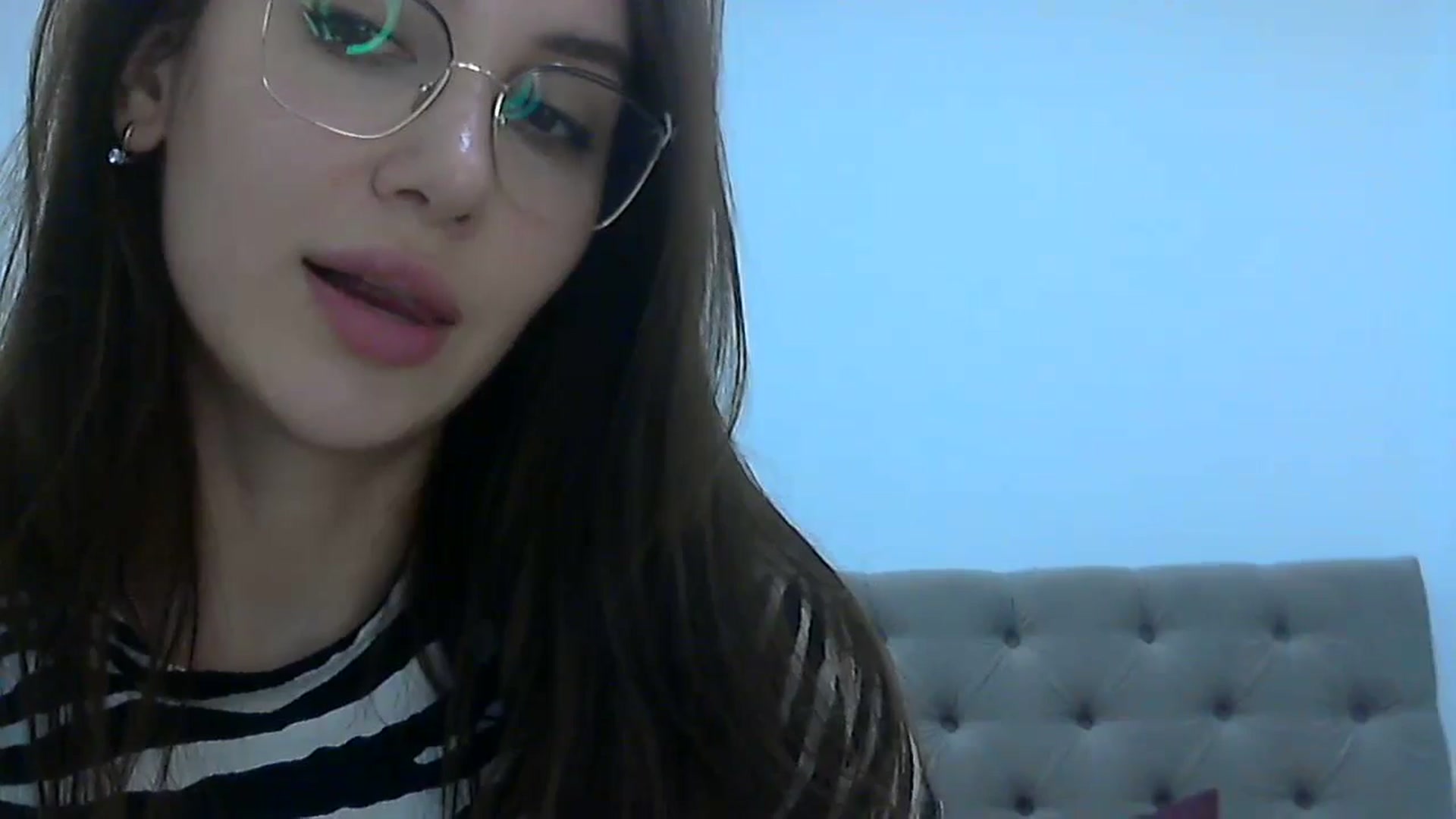Gallery image thumbnail from HappinessInMe's myfreecams stream on, 04/27/2024, 19:23 image 12 of 20