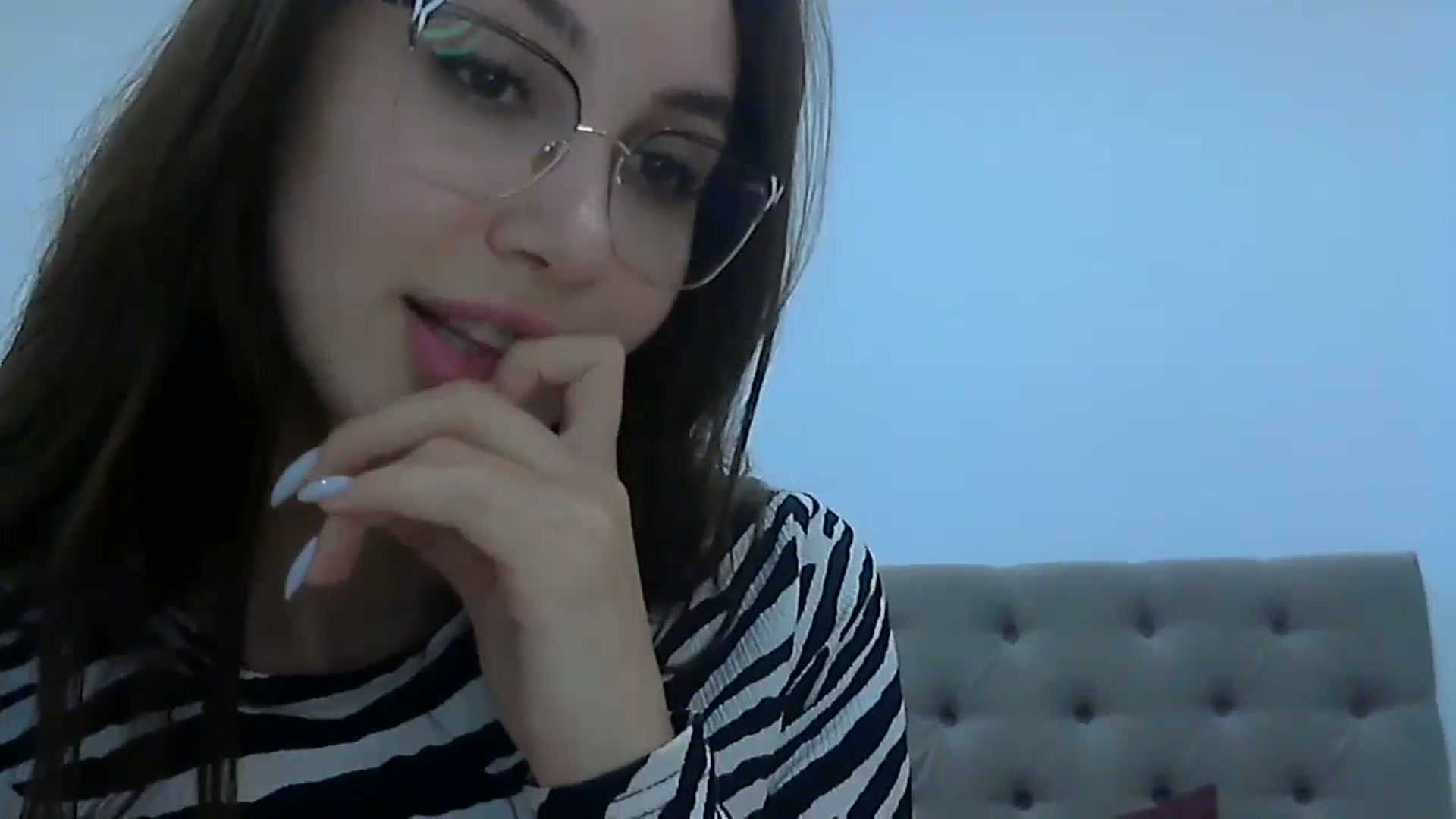 Gallery image thumbnail from HappinessInMe's myfreecams stream on, 04/27/2024, 19:23 image 6 of 20