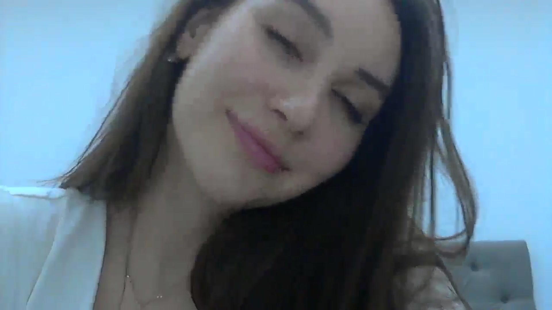 Gallery image thumbnail from HappinessInMe's myfreecams stream on, 03/30/2025, 15:42 image 12 of 20