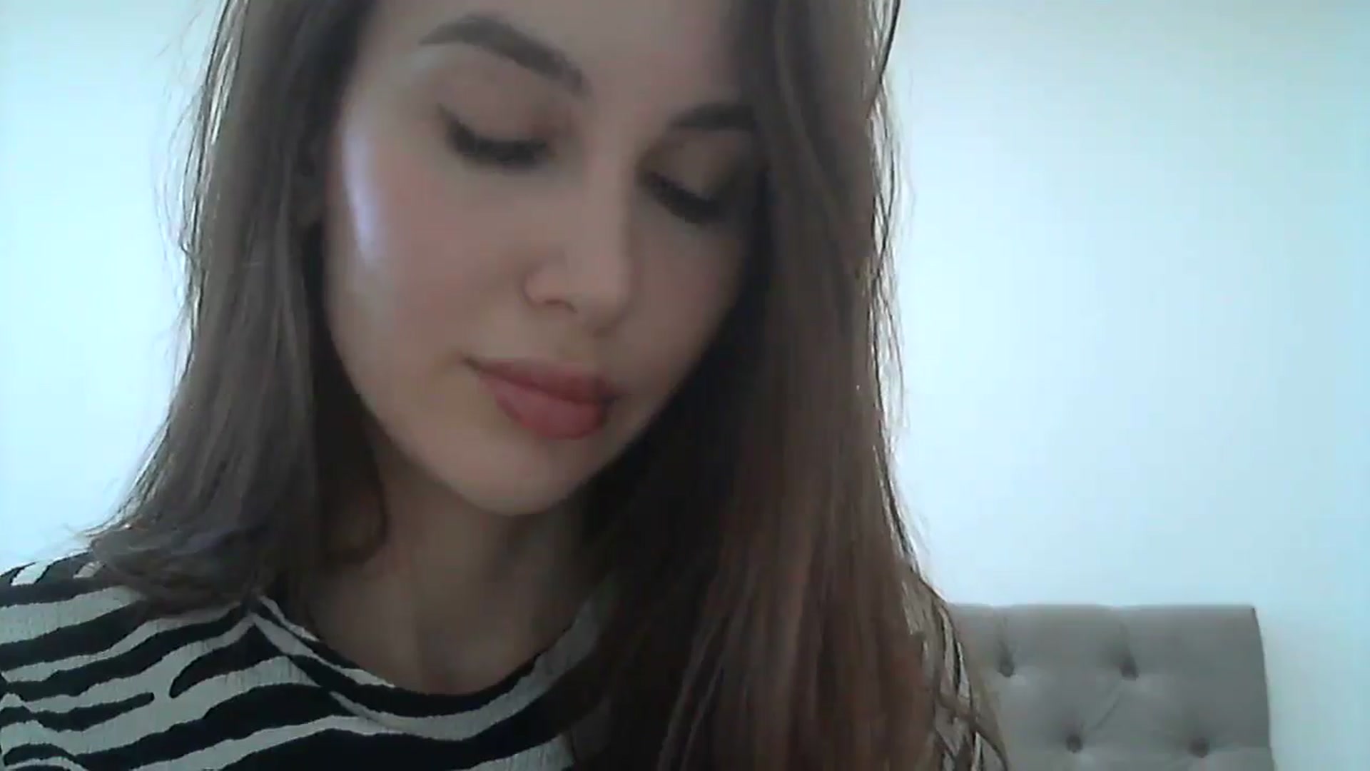 Gallery image thumbnail from HappinessInMe's myfreecams stream on, 04/19/2025, 15:26 image 4 of 20