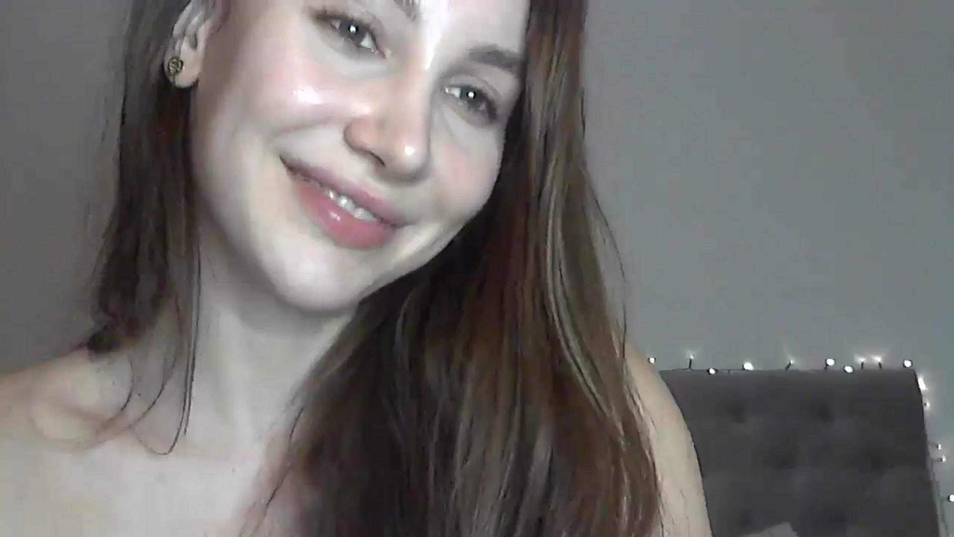 Gallery image thumbnail from HappinessInMe's myfreecams stream on, 12/25/2025, 15:19 image 13 of 20