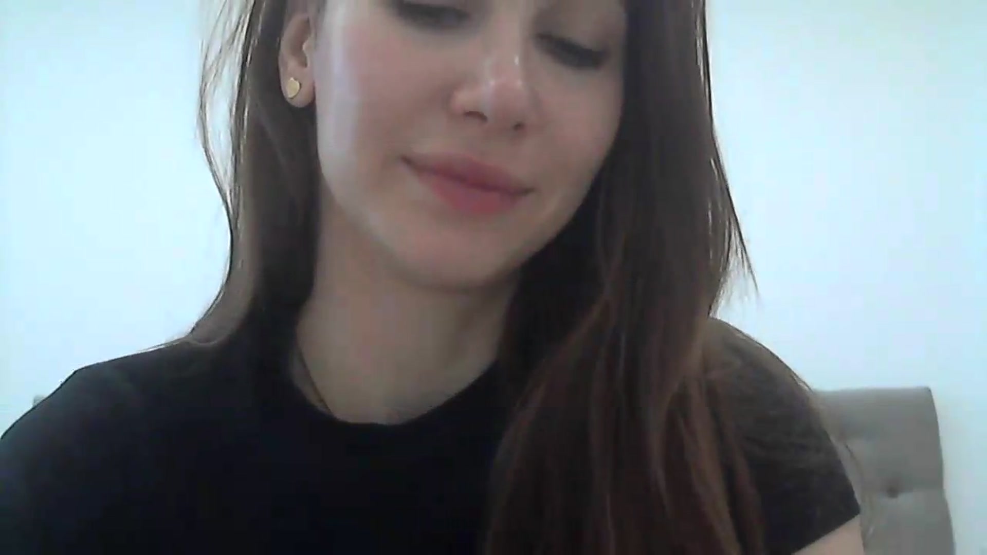 Gallery image thumbnail from HappinessInMe's myfreecams stream on, 05/26/2026, 14:58 image 5 of 20
