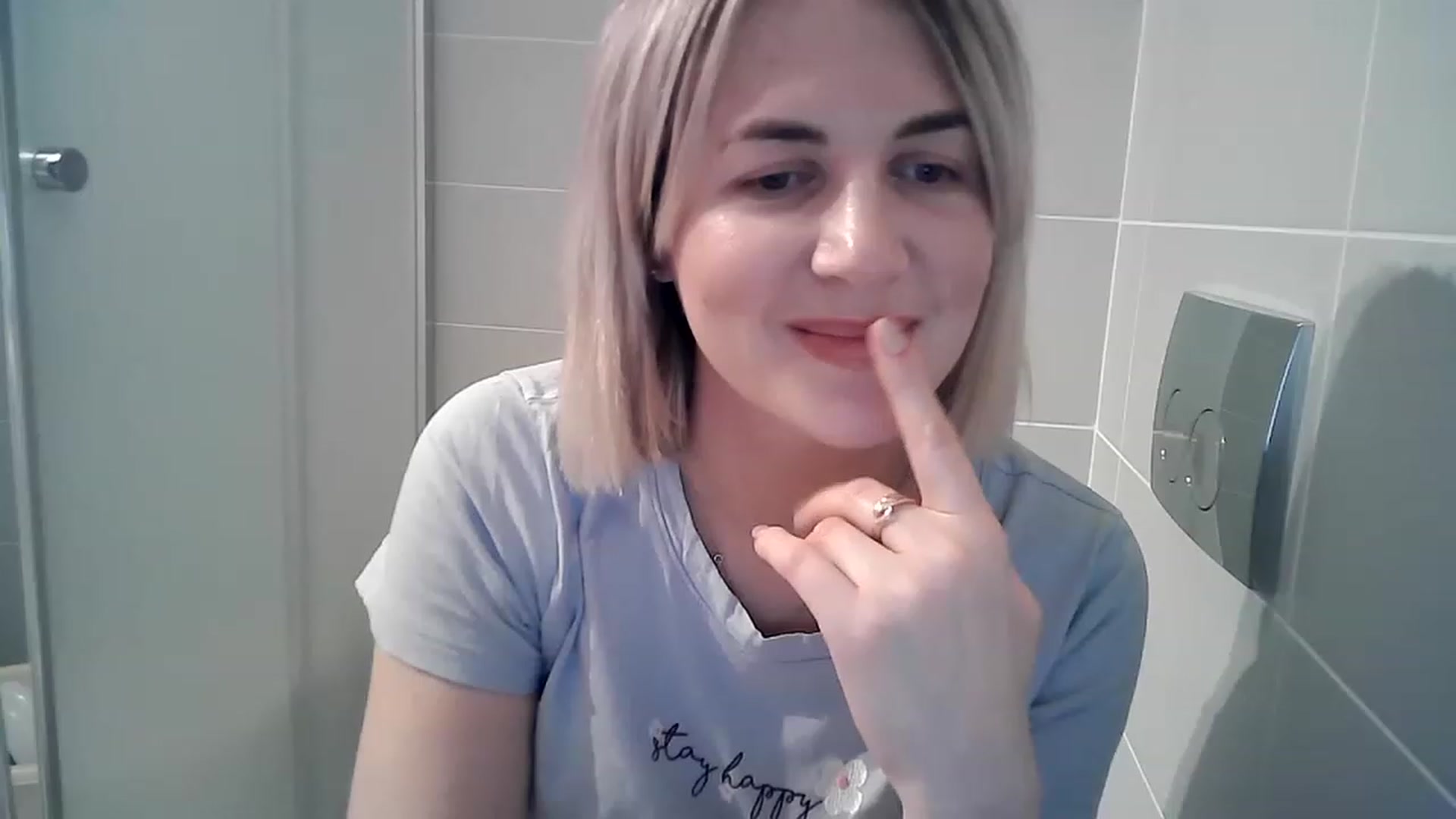 Gallery image thumbnail from HappyWoman999's myfreecams stream on, 12/09/2022, 17:09 image 7 of 20
