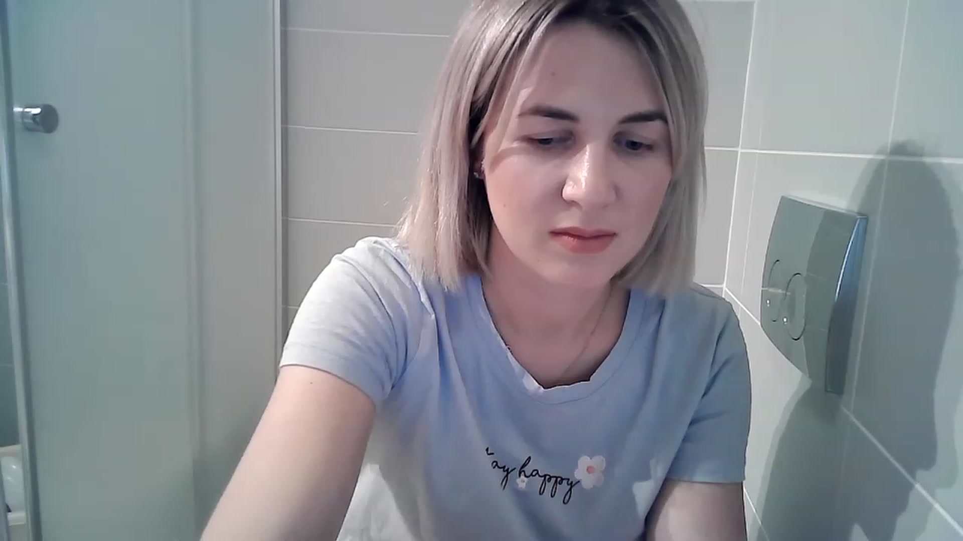Gallery image thumbnail from HappyWoman999's myfreecams stream on, 12/09/2022, 17:09 image 6 of 20