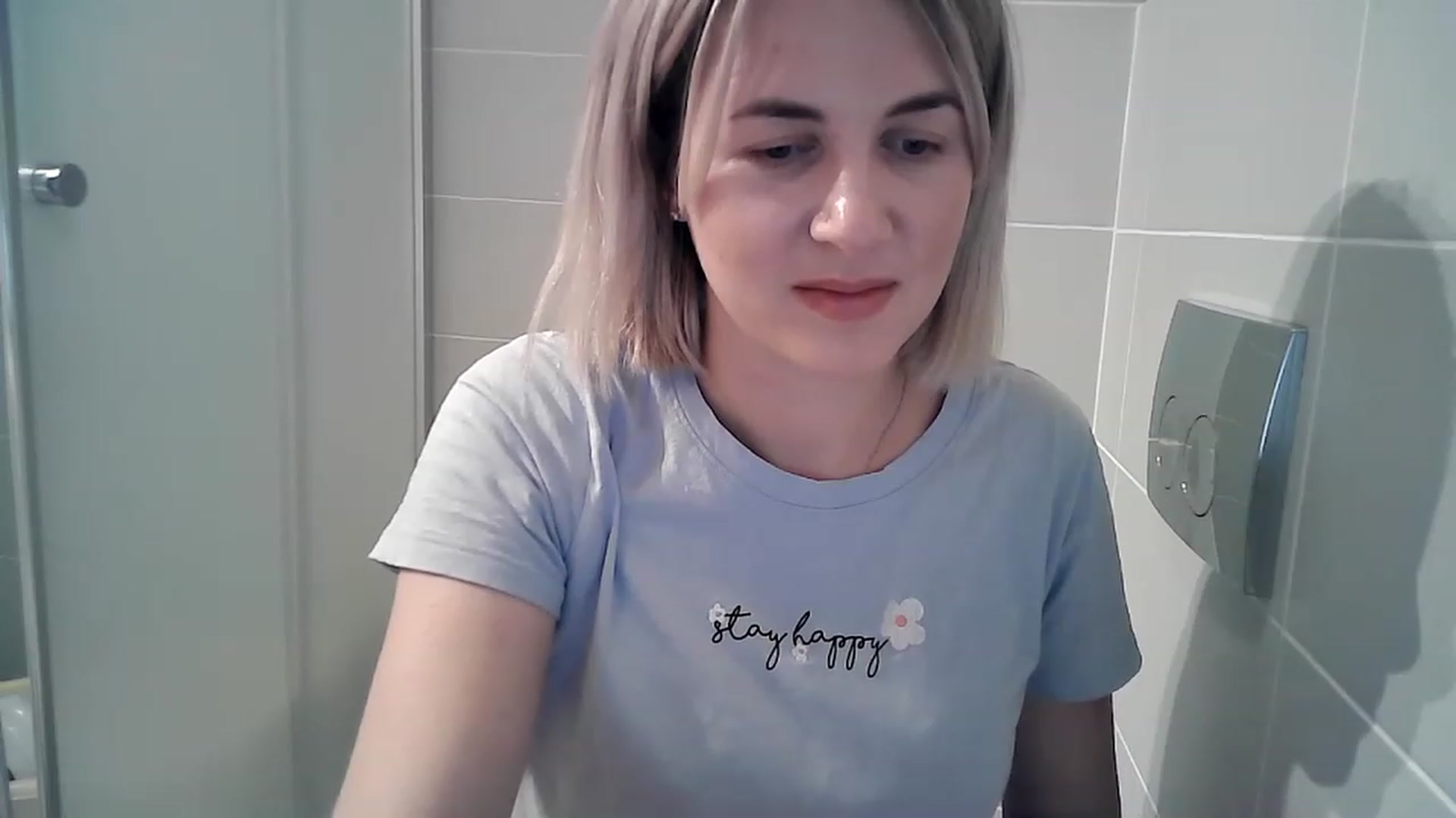 Gallery image thumbnail from HappyWoman999's myfreecams stream on, 12/09/2022, 17:09 image 5 of 20