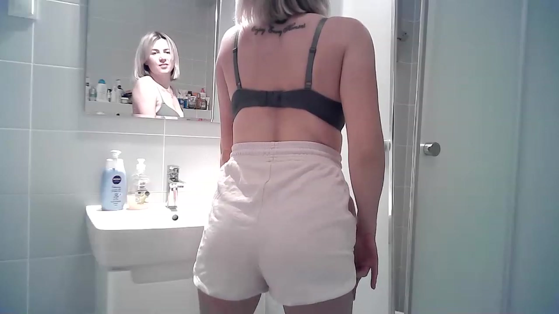 Gallery image thumbnail from HappyWoman999's myfreecams stream on, 12/09/2022, 17:09 image 19 of 20