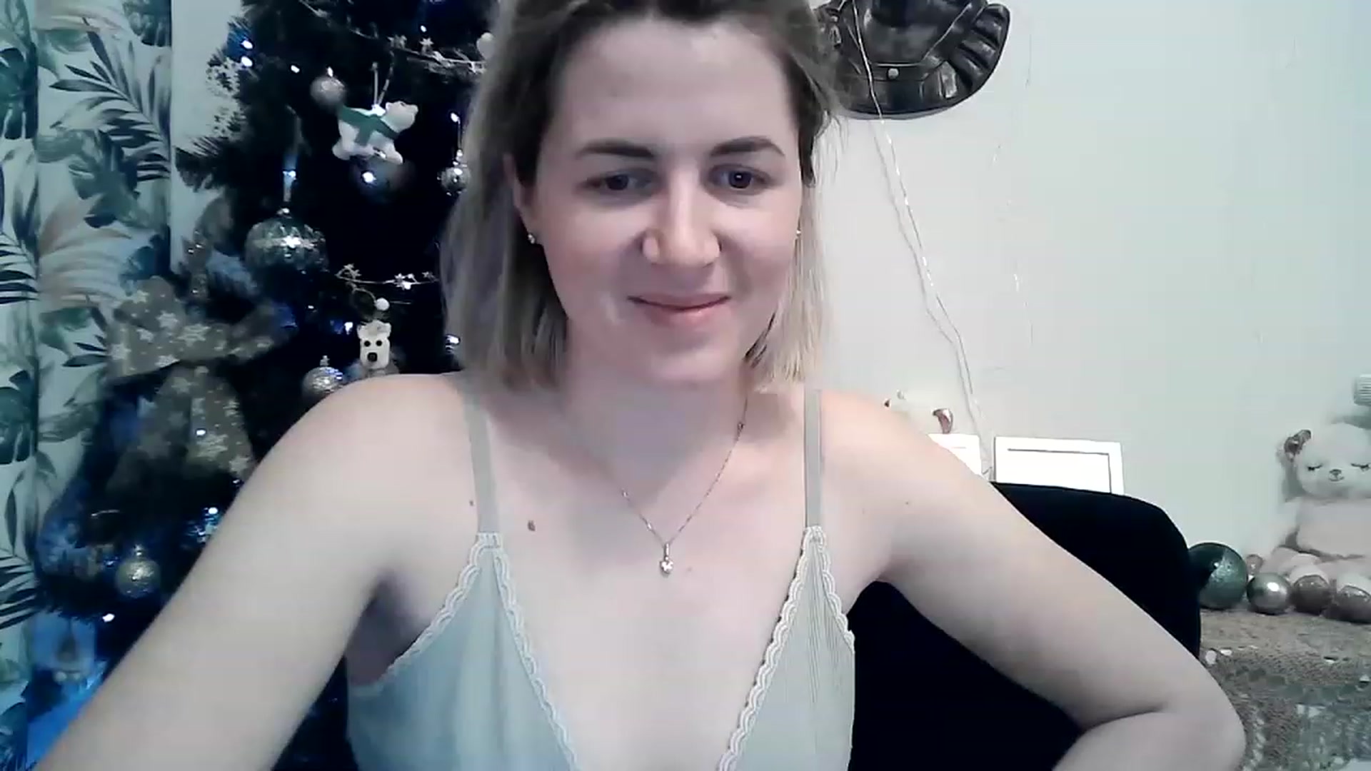 Gallery image thumbnail from HappyWoman999's myfreecams stream on, 12/26/2022, 16:16 image 20 of 20