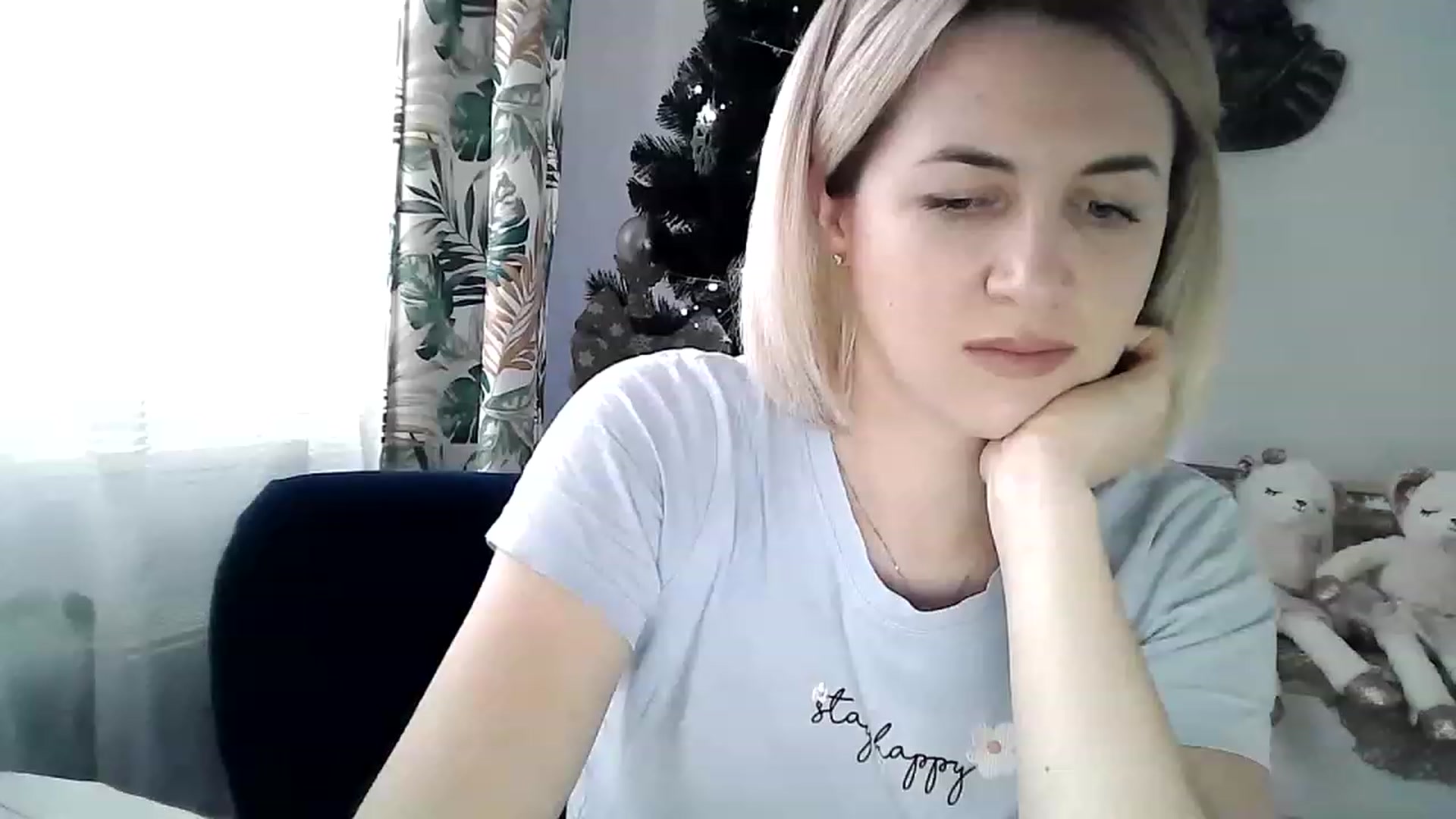Gallery image thumbnail from HappyWoman999's myfreecams stream on, 01/02/2023, 14:46 image 14 of 20