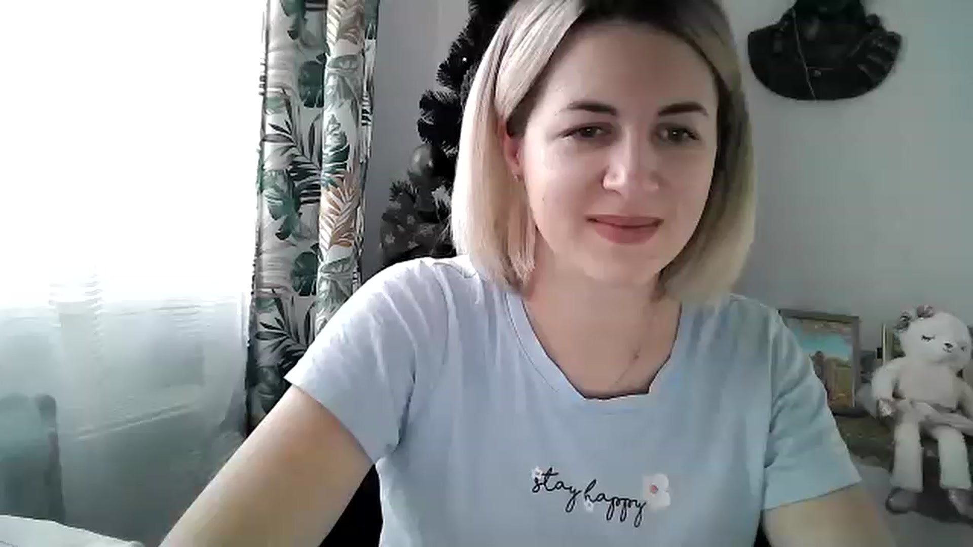 Gallery image thumbnail from HappyWoman999's myfreecams stream on, 01/02/2023, 14:46 image 2 of 20