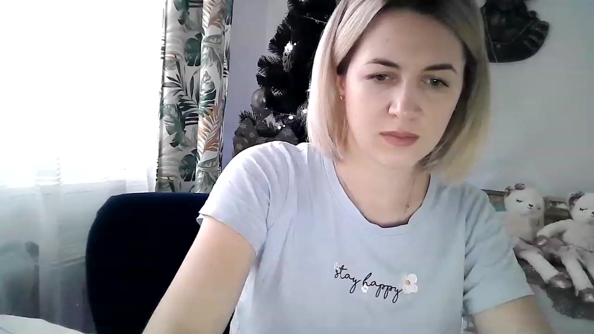 Gallery image thumbnail from HappyWoman999's myfreecams stream on, 01/02/2023, 14:46 image 13 of 20