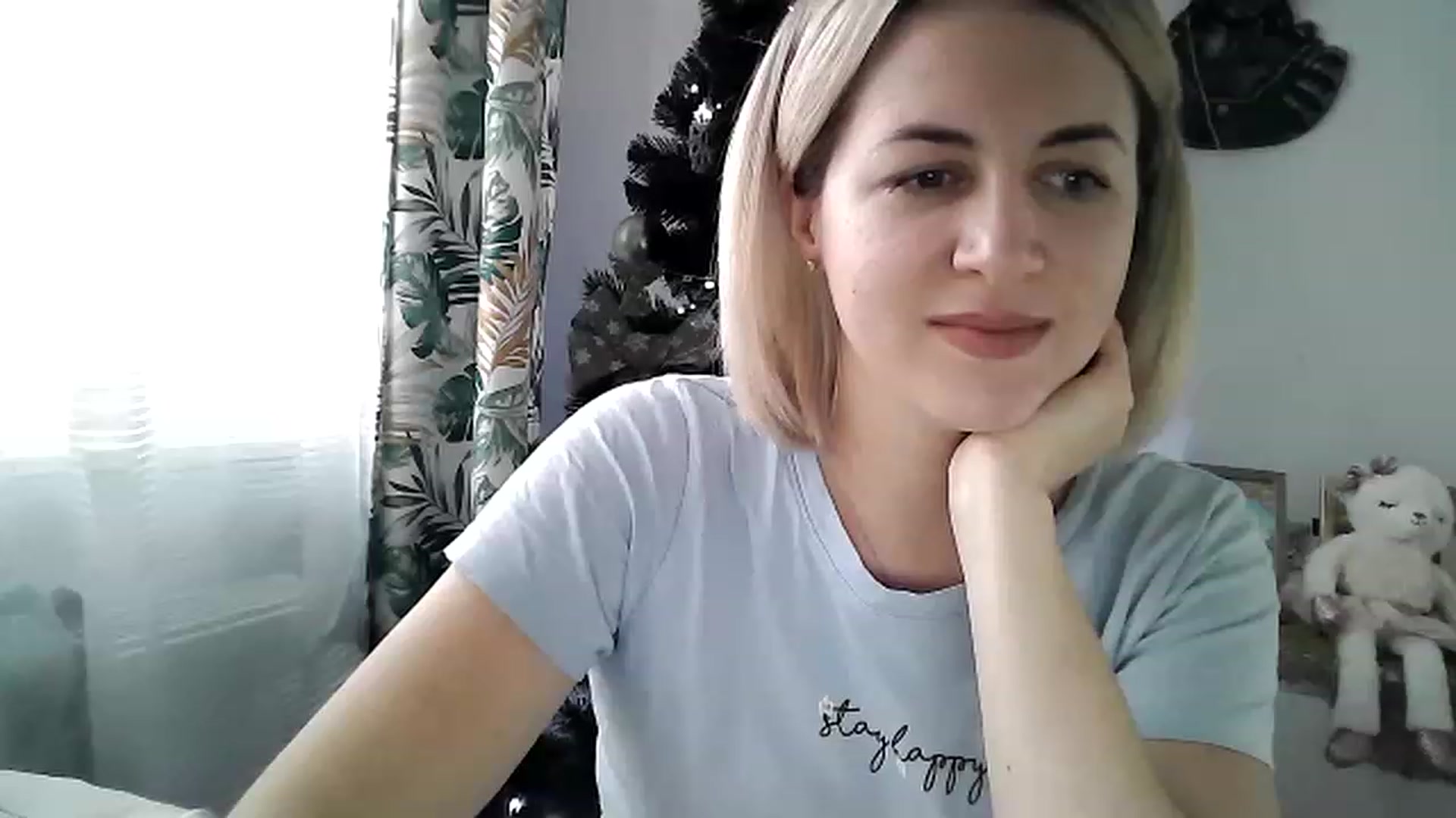 Gallery image thumbnail from HappyWoman999's myfreecams stream on, 01/02/2023, 14:46 image 4 of 20