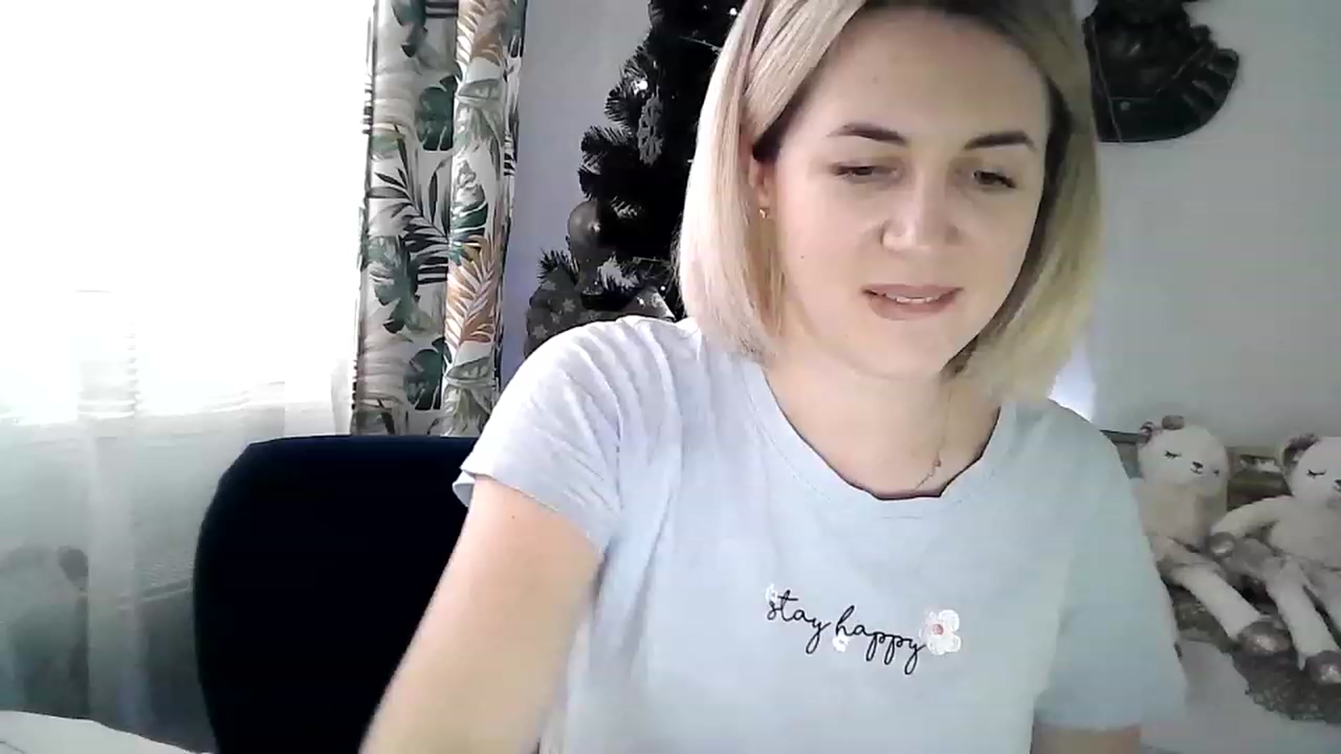 Gallery image thumbnail from HappyWoman999's myfreecams stream on, 01/02/2023, 14:46 image 18 of 20
