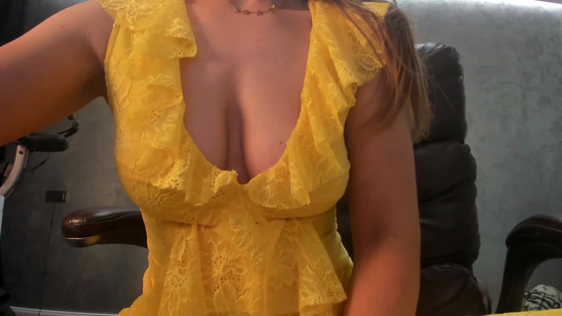 Gallery image thumbnail from Happy_10_YEAR's myfreecams stream on, 09/20/2023, 11:17 image 1 of 20