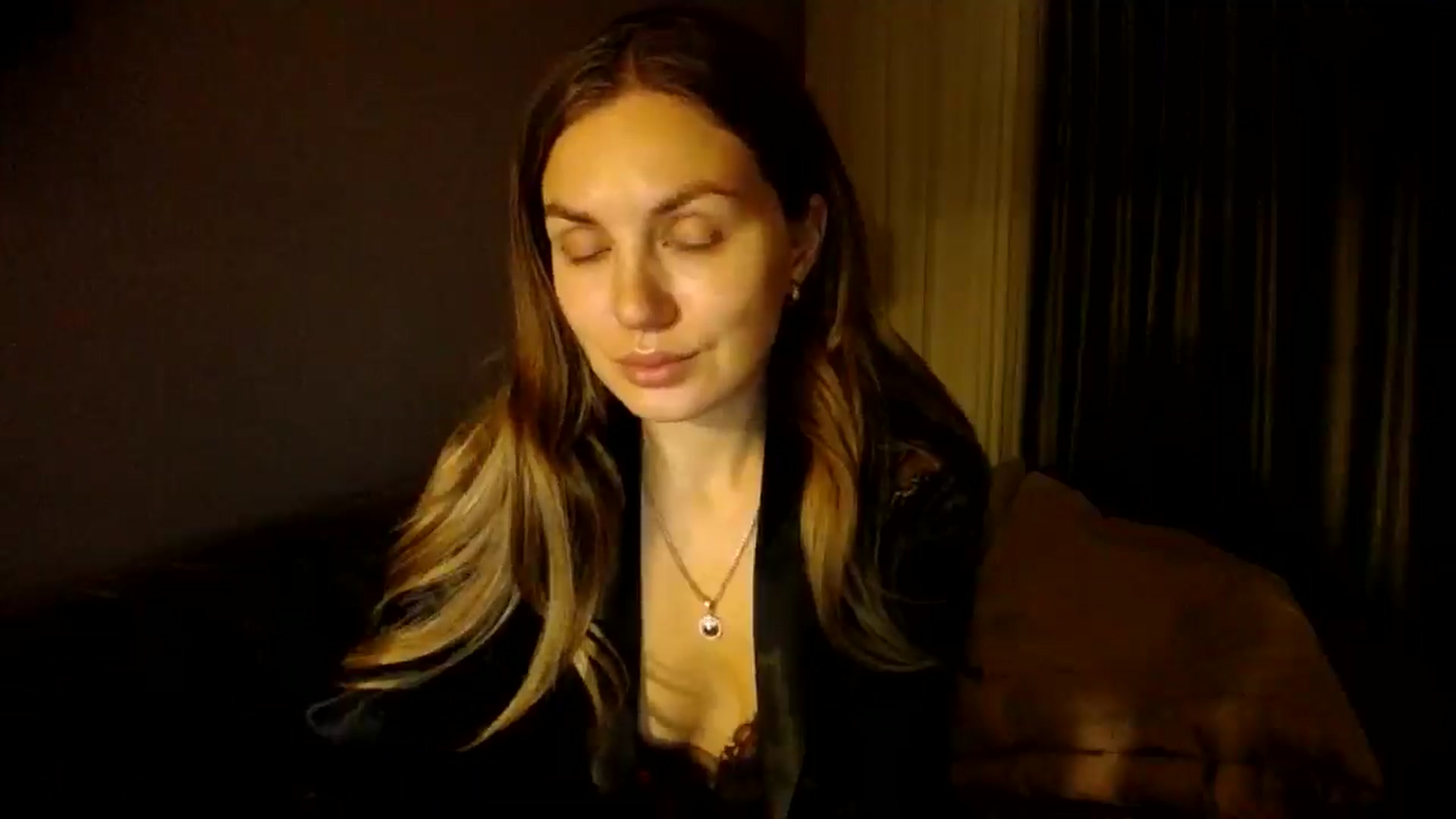 Gallery image thumbnail from Happy_Insight's myfreecams stream on, 11/23/2024, 22:51 image 17 of 20