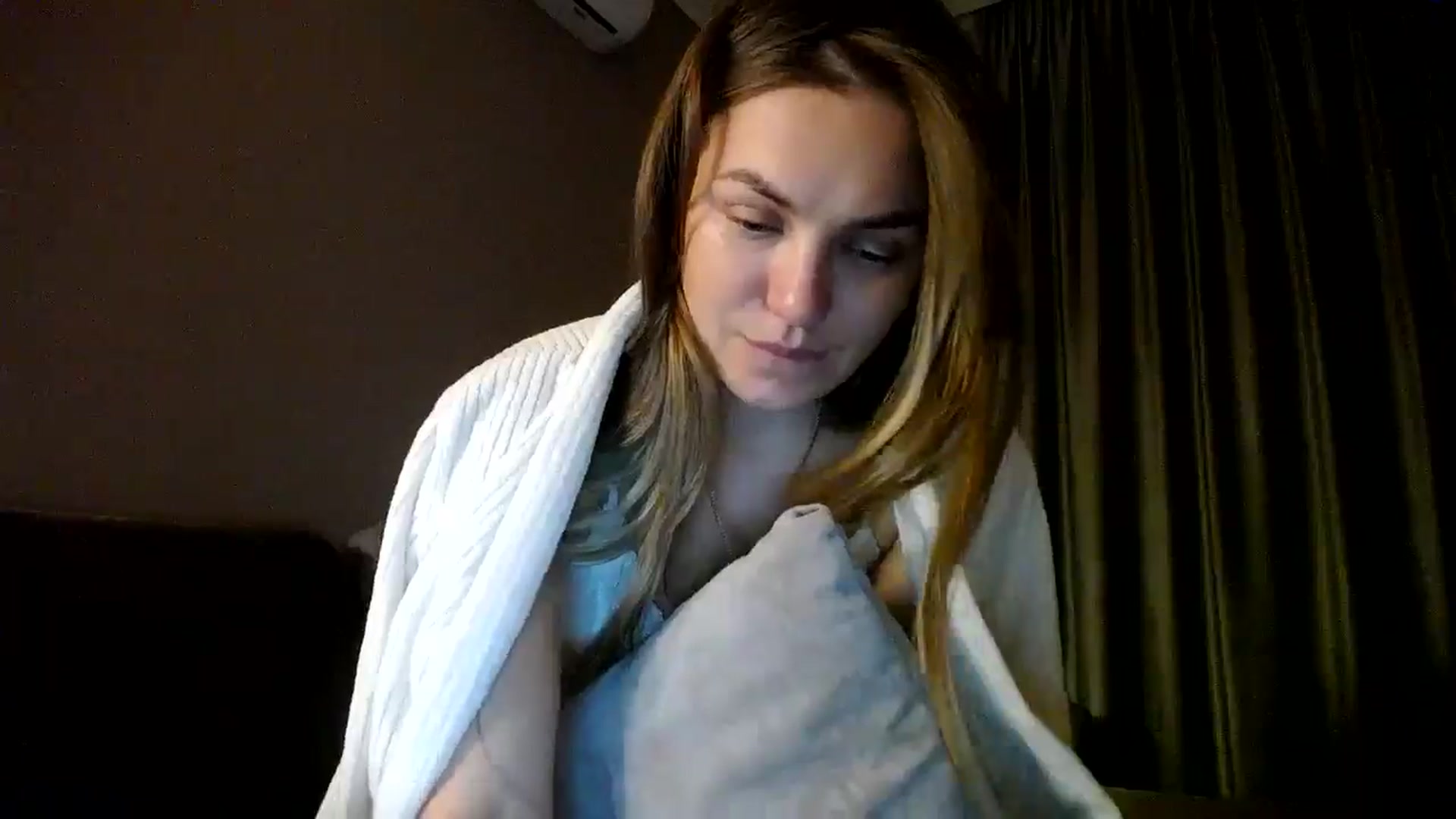 Gallery image thumbnail from Happy_Insight's myfreecams stream on, 01/05/2025, 15:22 image 20 of 20