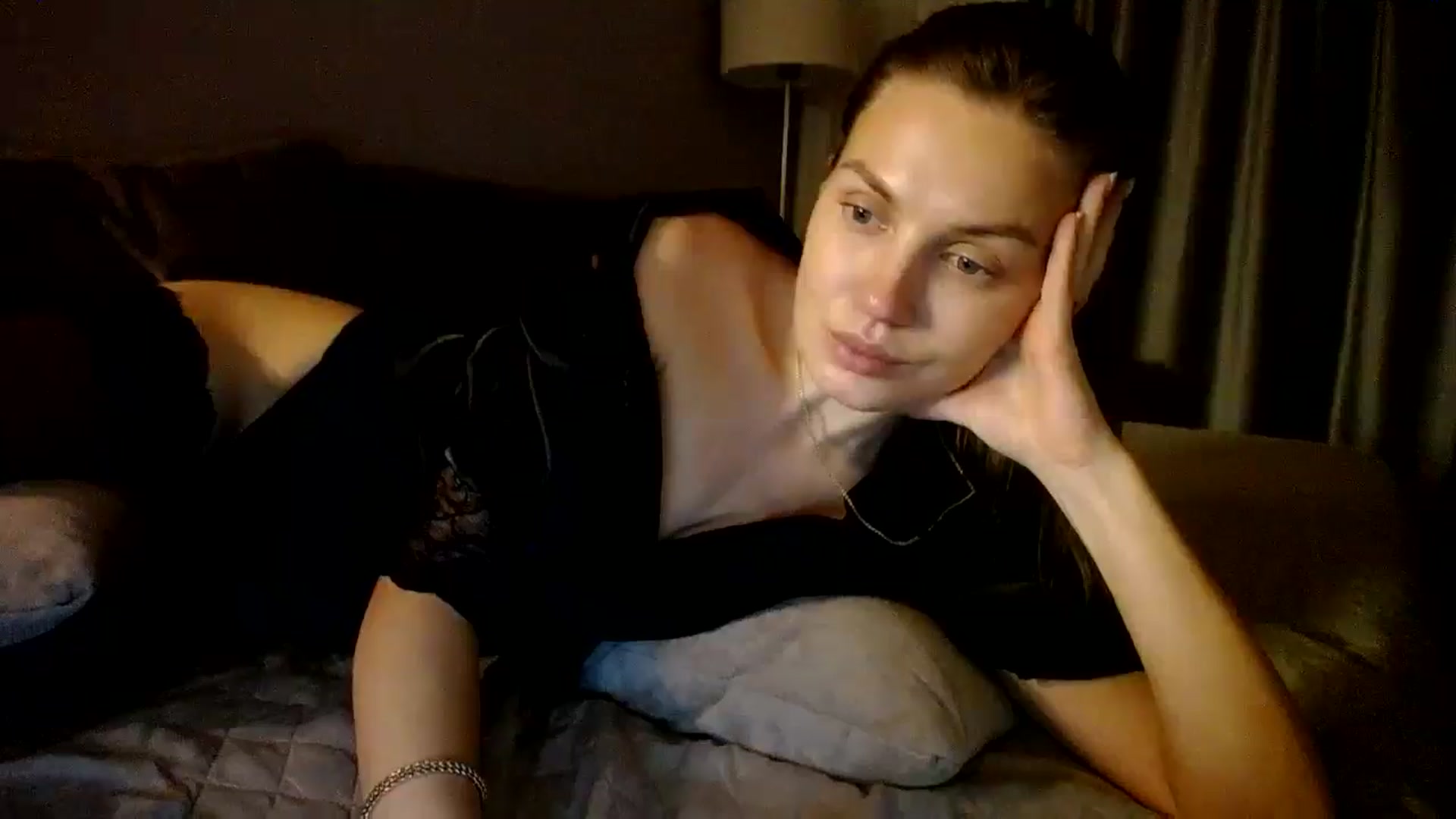 Gallery image thumbnail from Happy_Insight's myfreecams stream on, 01/18/2025, 18:50 image 16 of 20