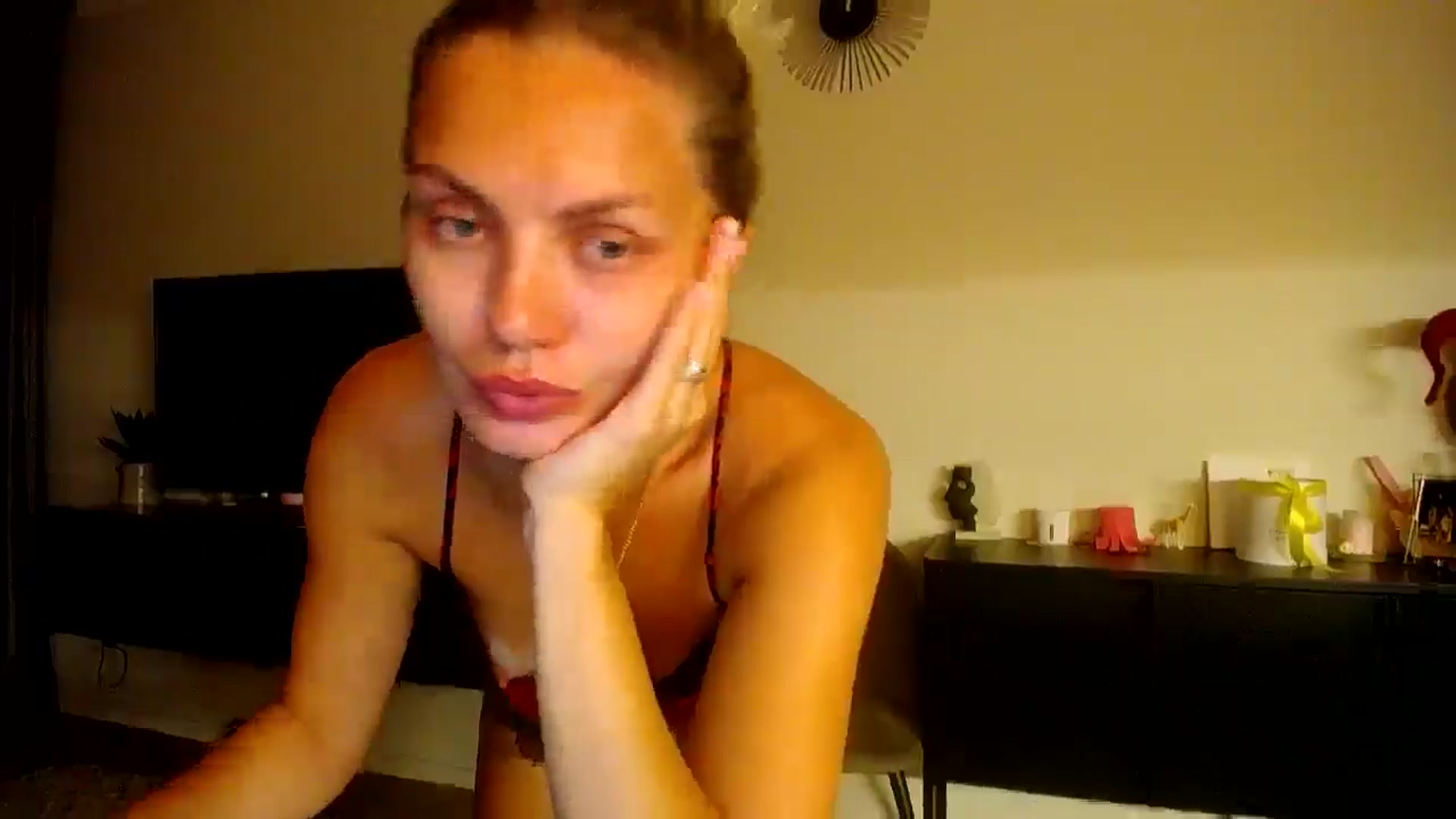 Gallery image thumbnail from Happy_Insight's myfreecams stream on, 08/26/2025, 21:08 image 14 of 20