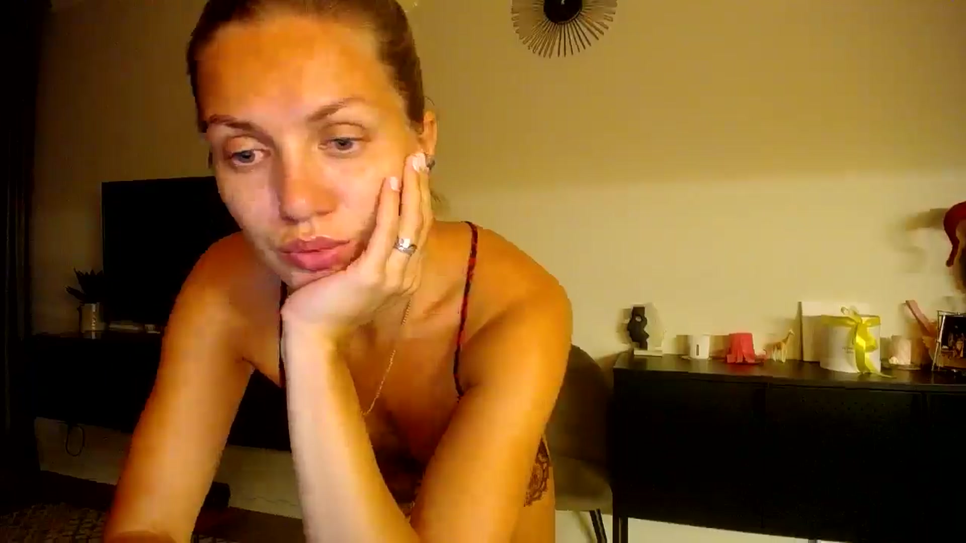 Gallery image thumbnail from Happy_Insight's myfreecams stream on, 08/26/2025, 21:08 image 17 of 20