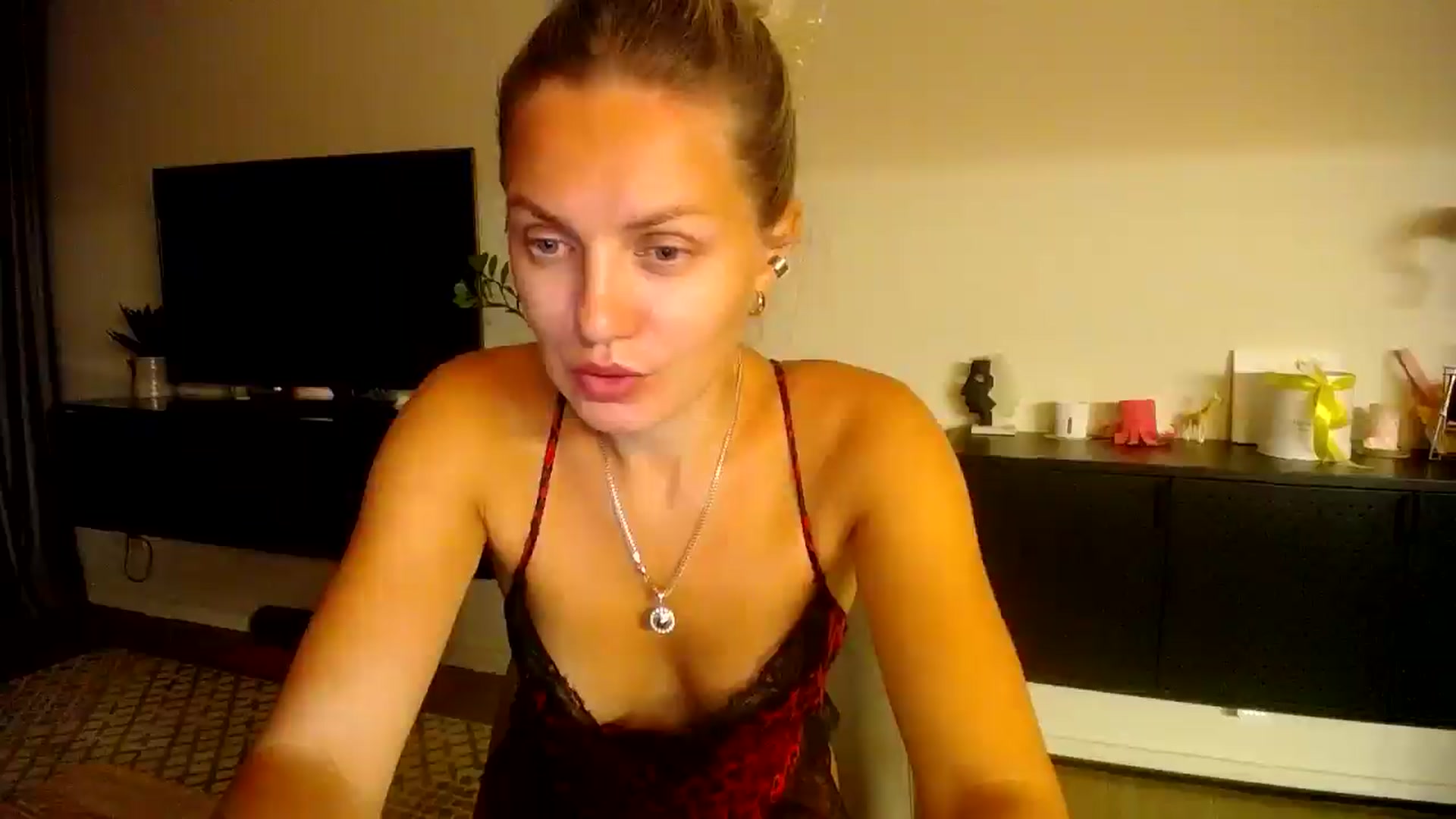 Gallery image thumbnail from Happy_Insight's myfreecams stream on, 08/26/2025, 21:08 image 3 of 20