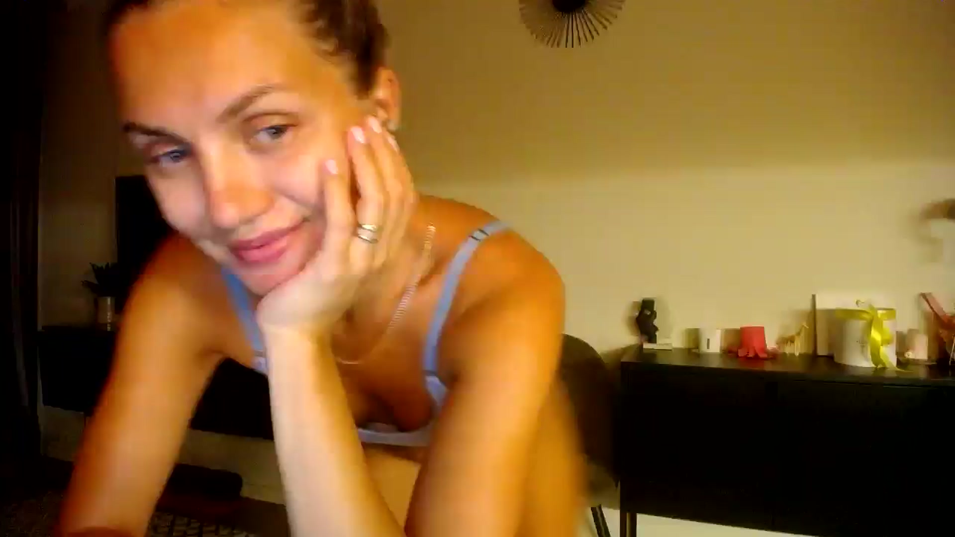 Gallery image thumbnail from Happy_Insight's myfreecams stream on, 08/28/2025, 21:17 image 14 of 20