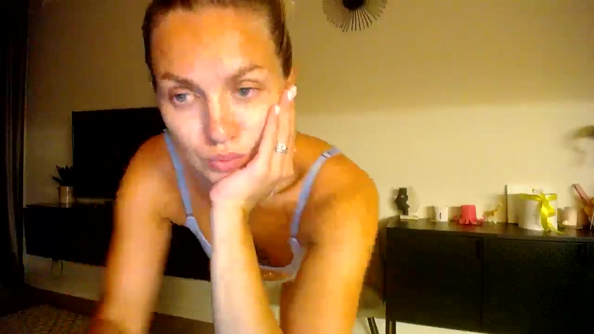 Gallery image thumbnail from Happy_Insight's myfreecams stream on, 08/28/2025, 21:17 image 12 of 20