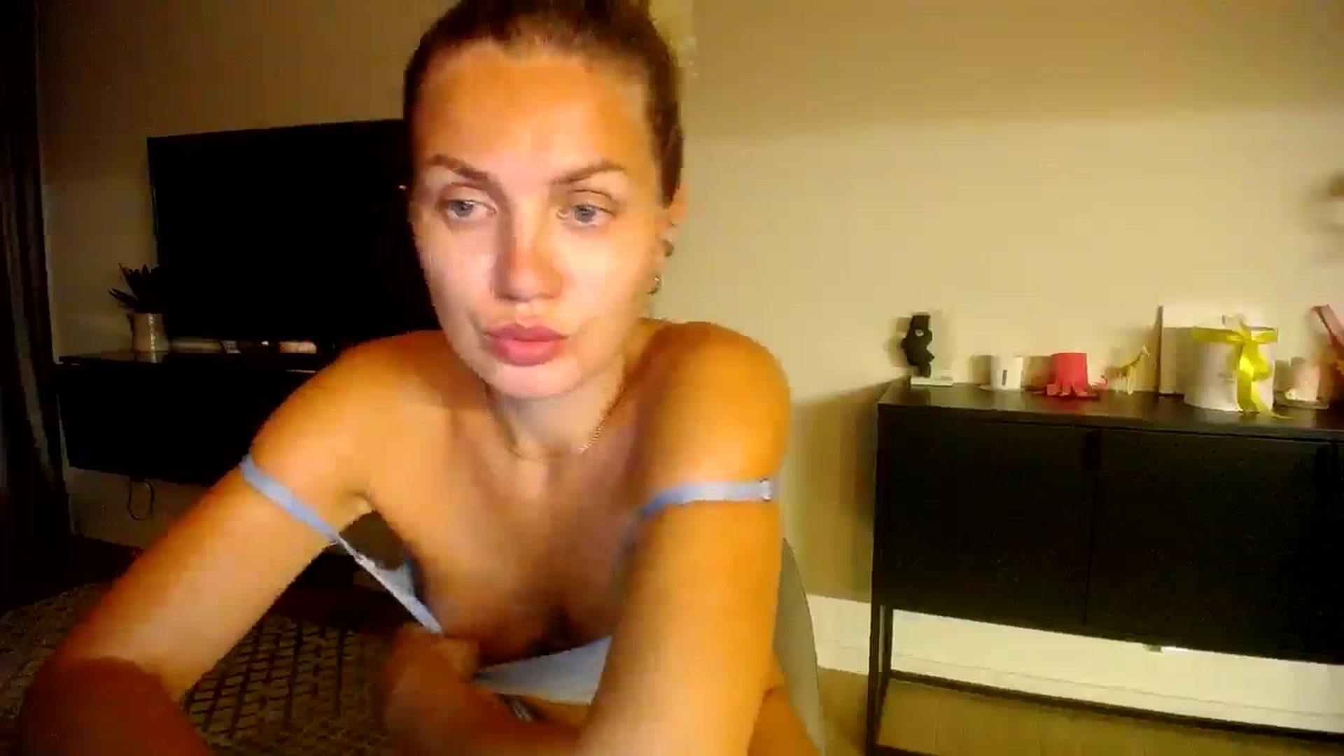 Gallery image thumbnail from Happy_Insight's myfreecams stream on, 08/28/2025, 21:17 image 6 of 20