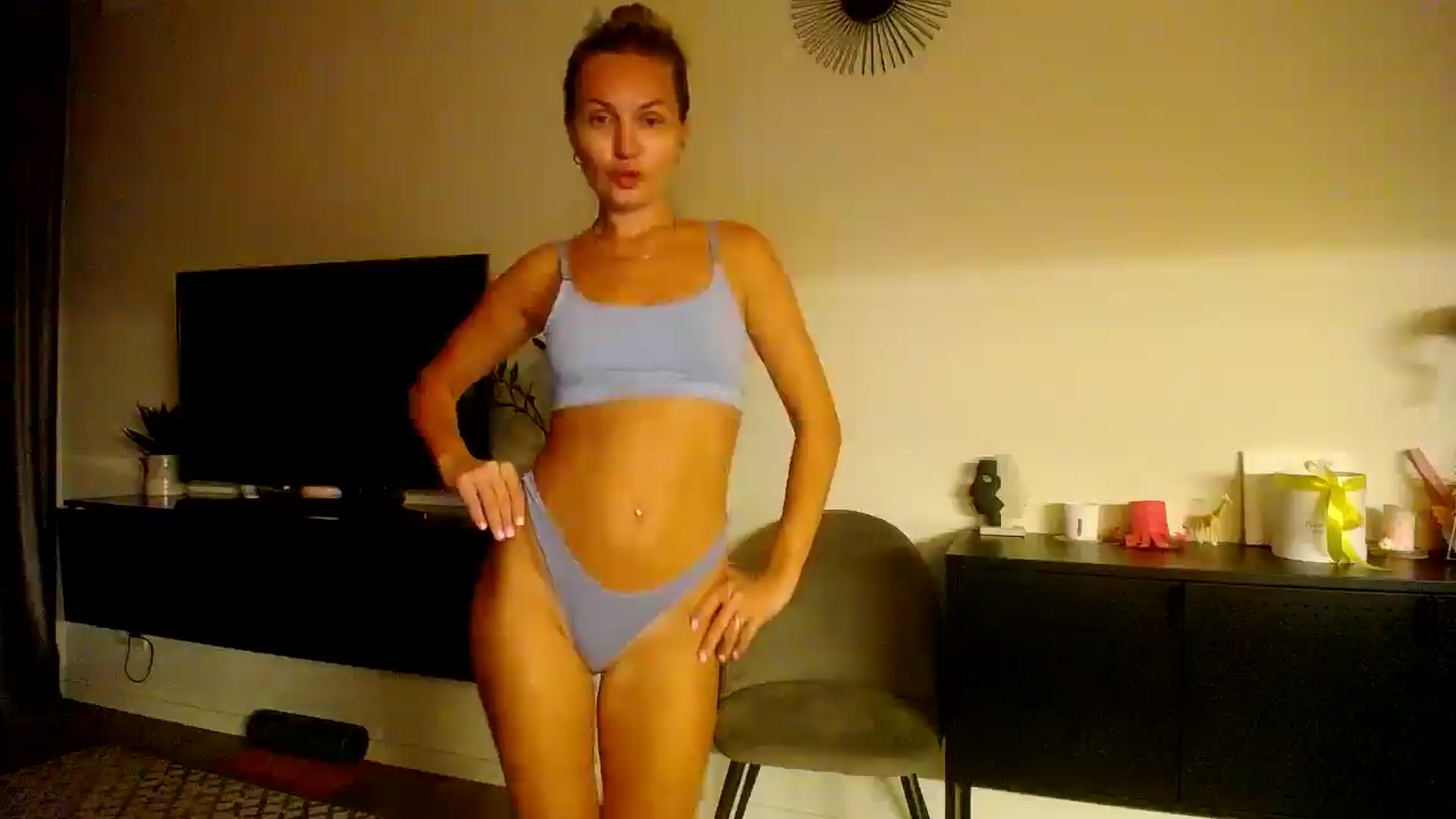 Gallery image thumbnail from Happy_Insight's myfreecams stream on, 08/28/2025, 21:17 image 18 of 20