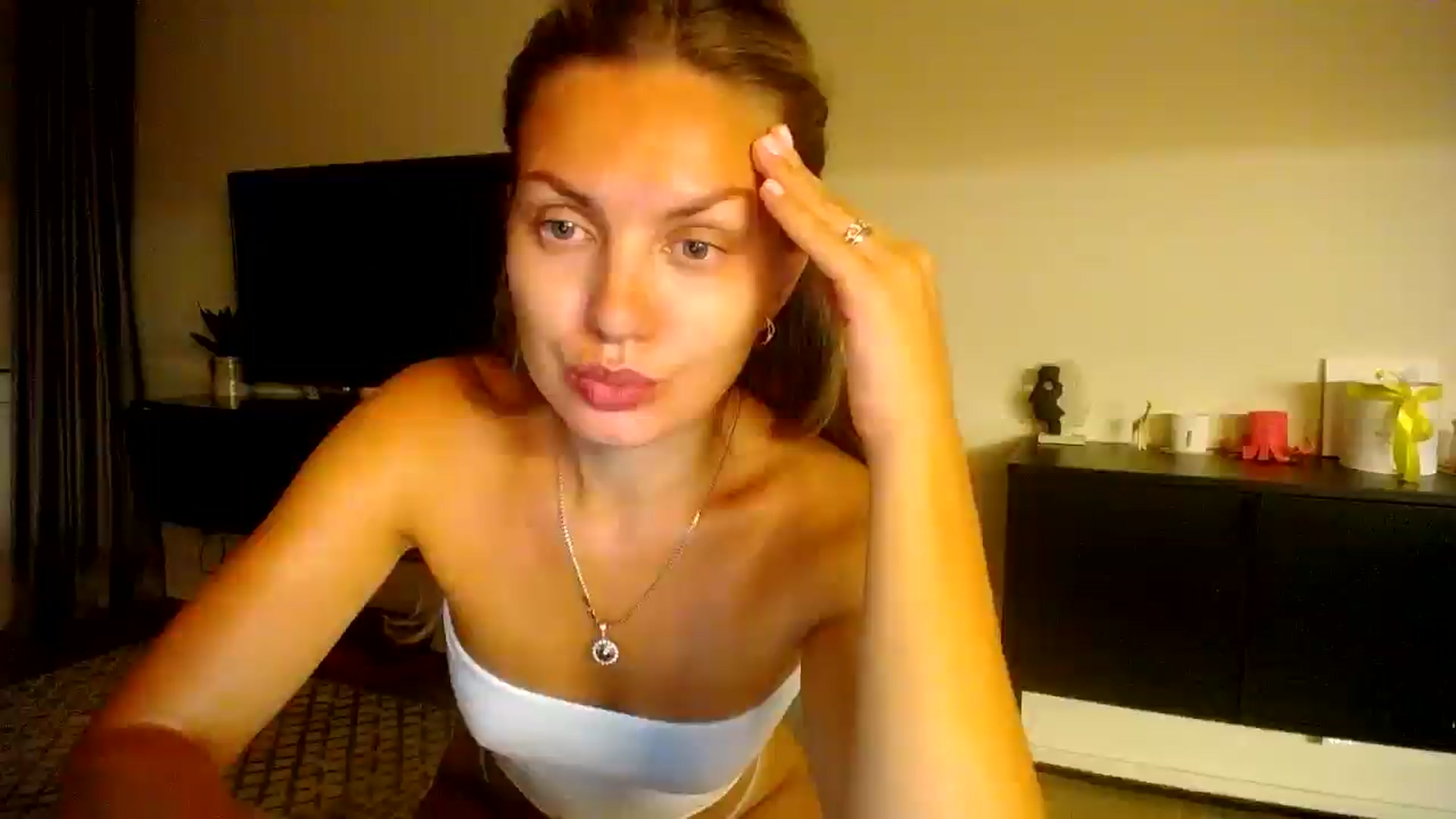 Gallery image thumbnail from Happy_Insight's myfreecams stream on, 08/31/2025, 22:36 image 15 of 20