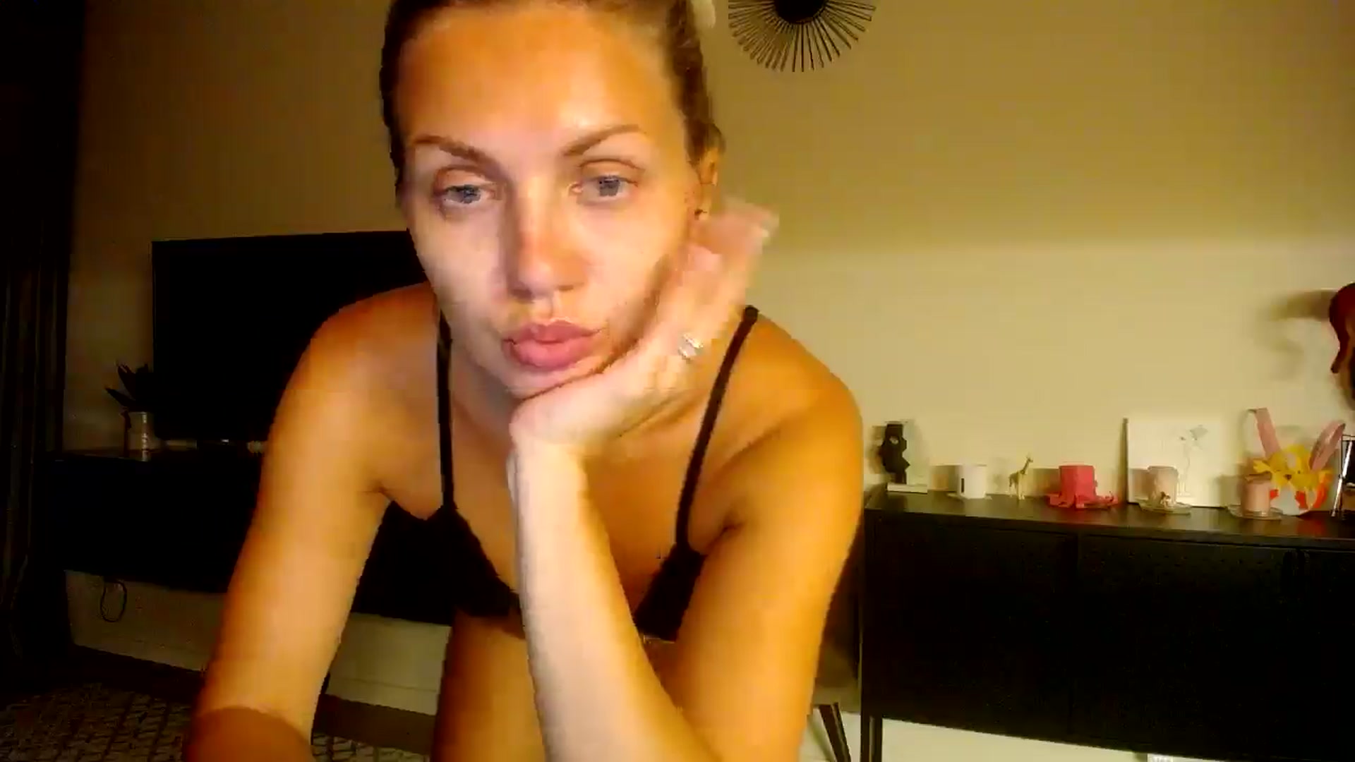 Gallery image thumbnail from Happy_Insight's myfreecams stream on, 09/13/2025, 22:05 image 10 of 20