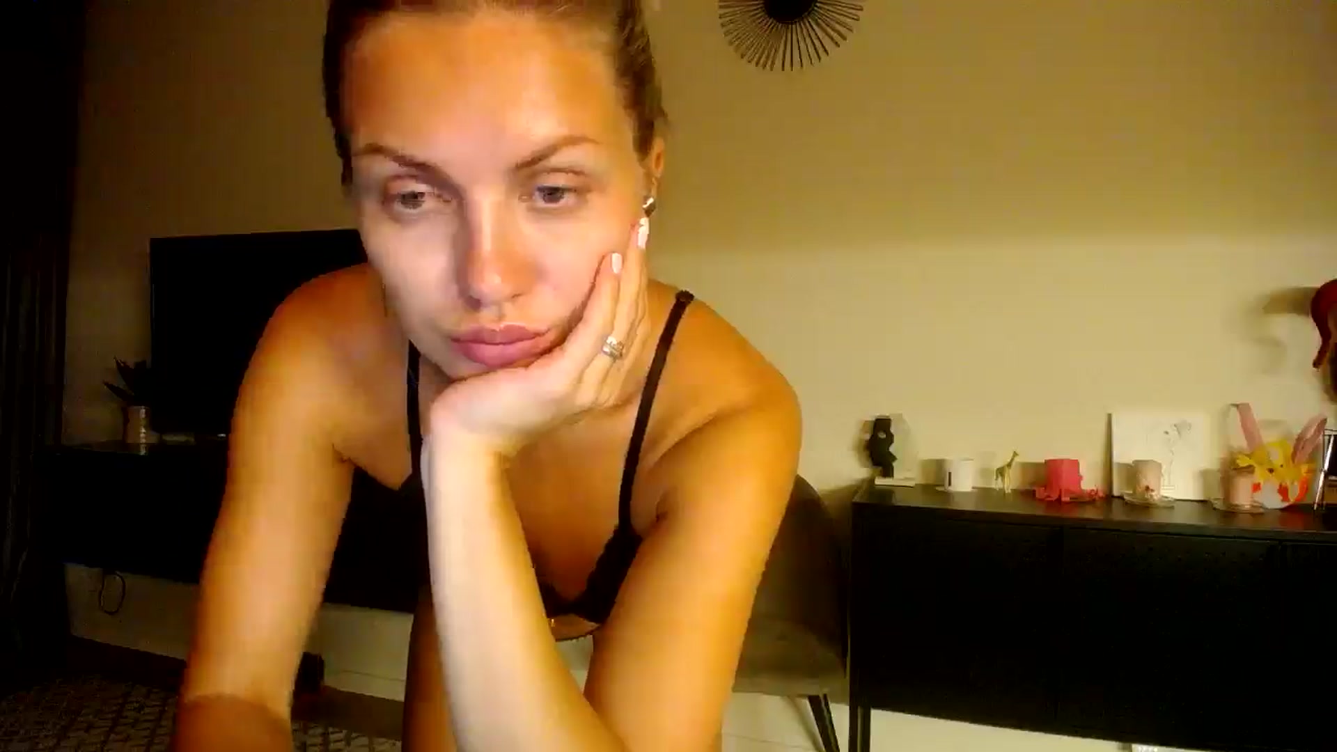 Gallery image thumbnail from Happy_Insight's myfreecams stream on, 09/13/2025, 22:05 image 6 of 20