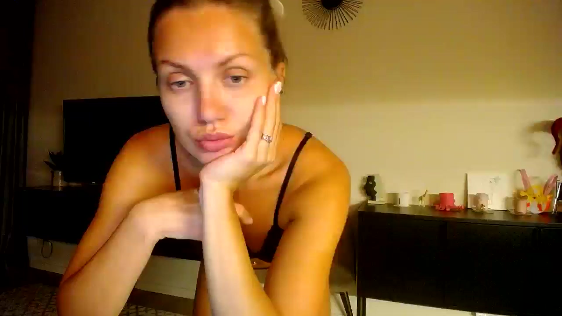 Gallery image thumbnail from Happy_Insight's myfreecams stream on, 09/13/2025, 22:05 image 1 of 20