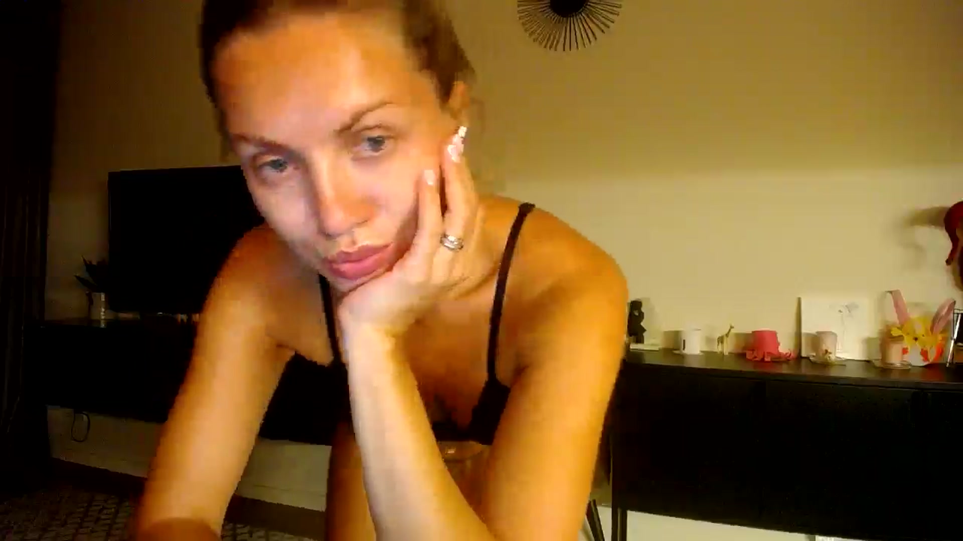 Gallery image thumbnail from Happy_Insight's myfreecams stream on, 09/13/2025, 22:05 image 19 of 20