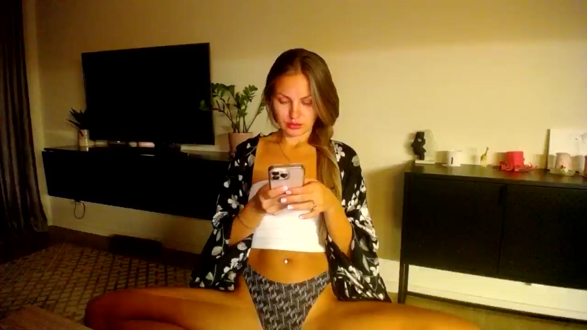 Gallery image thumbnail from Happy_Insight's myfreecams stream on, 09/24/2025, 21:47 image 10 of 20